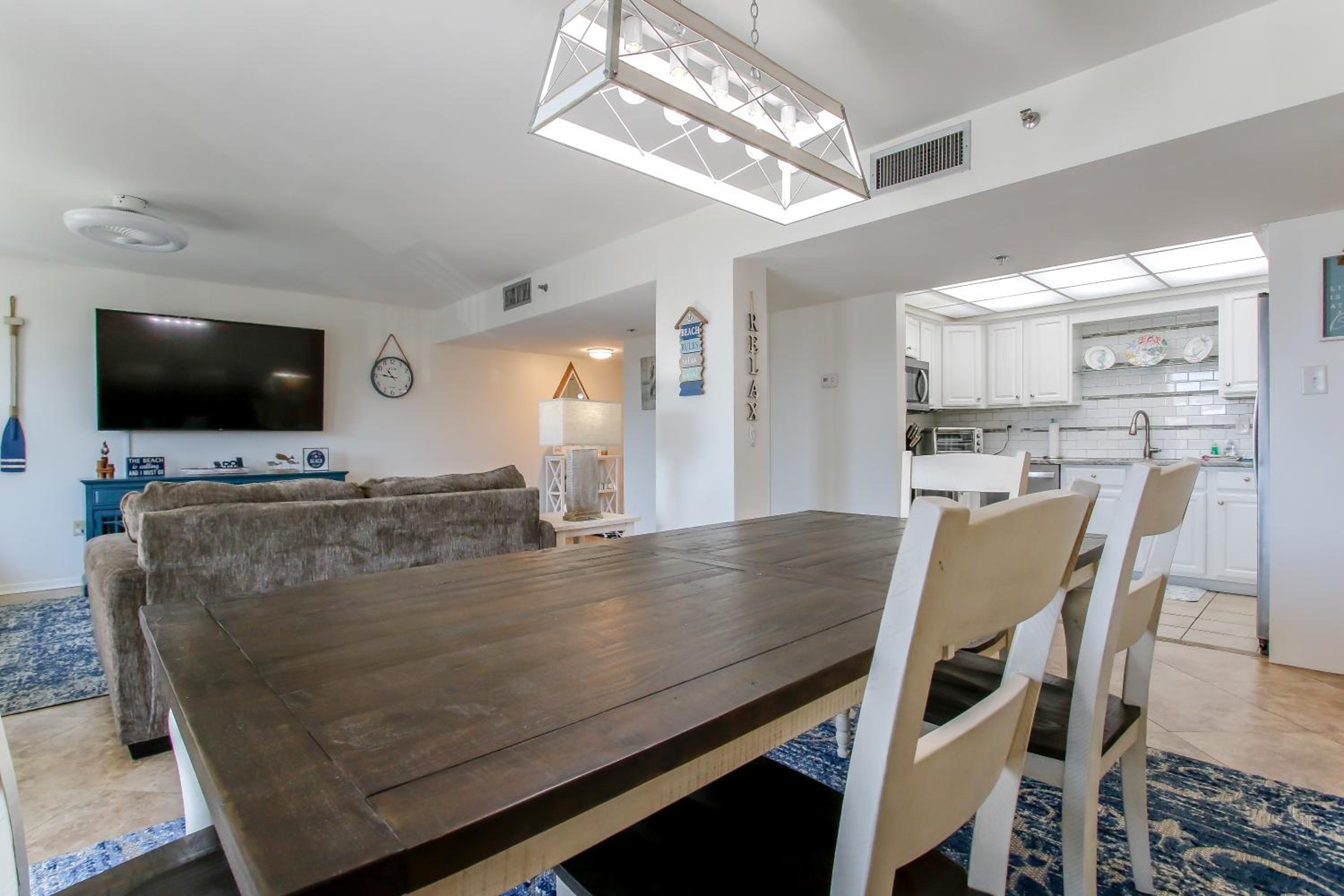 Endless Summer at The Enclave 204B Heart of Destin Location