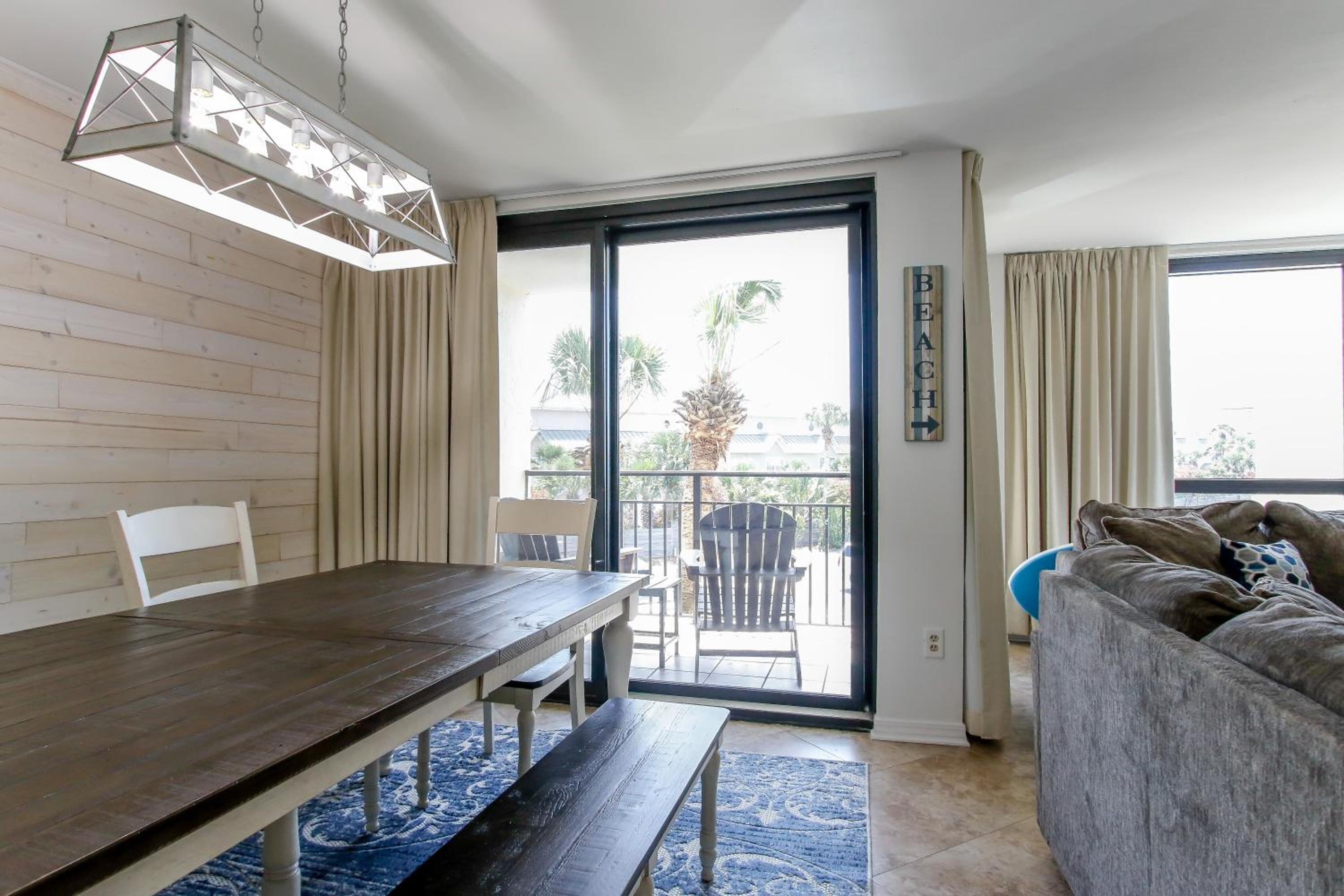 Endless Summer at The Enclave 204B Heart of Destin Location
