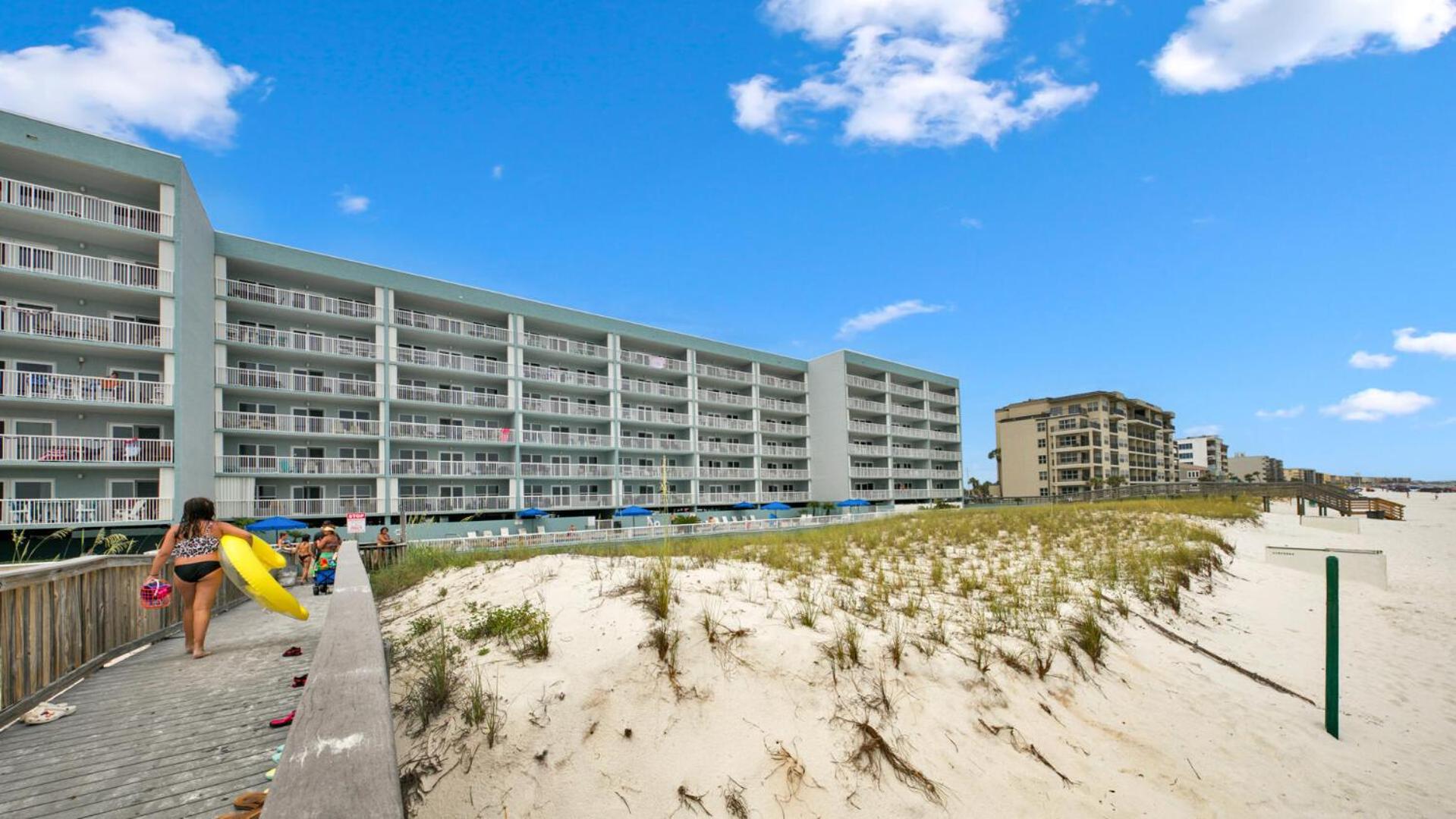 Secret Agents Welcome Gulf Views at The Islander 7007