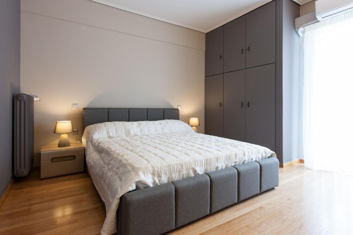 Deluxe 2 bdrm apartment in Voula