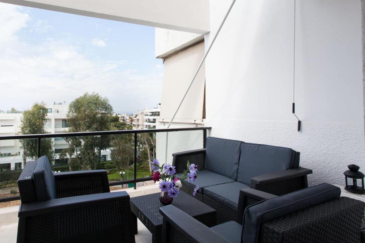 Deluxe 2 bdrm apartment in Voula