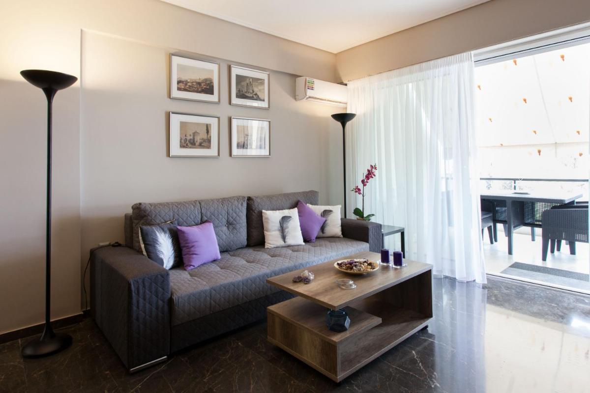 Deluxe 2 bdrm apartment in Voula