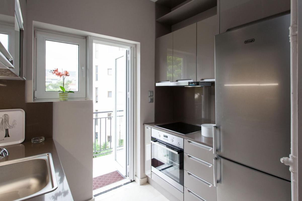 Deluxe 2 bdrm apartment in Voula