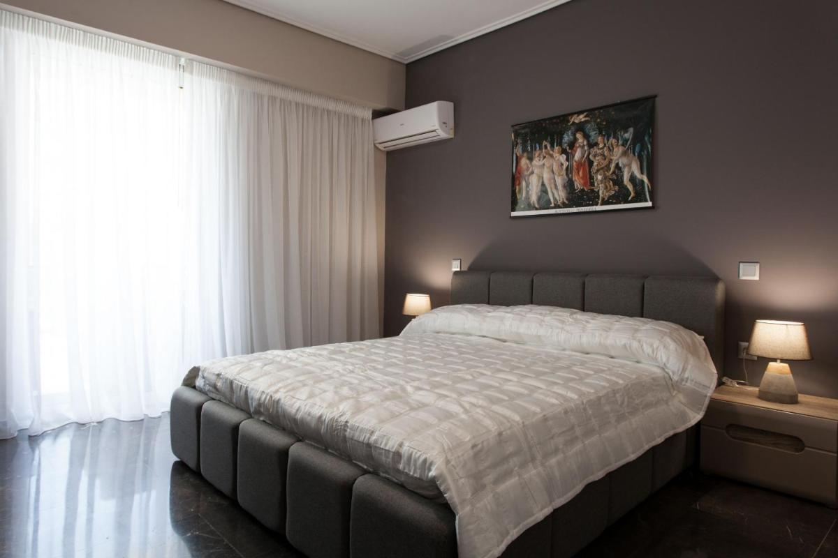 Deluxe 2 bdrm apartment in Voula
