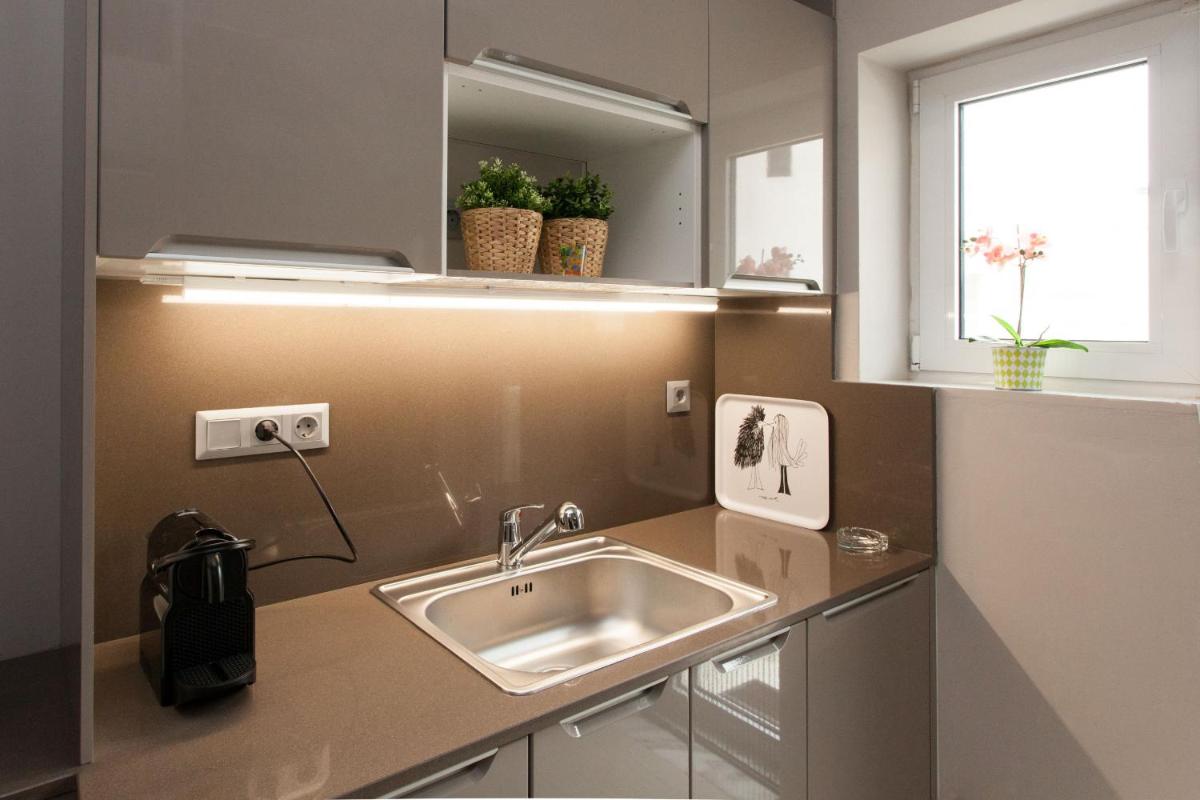 Deluxe 2 bdrm apartment in Voula