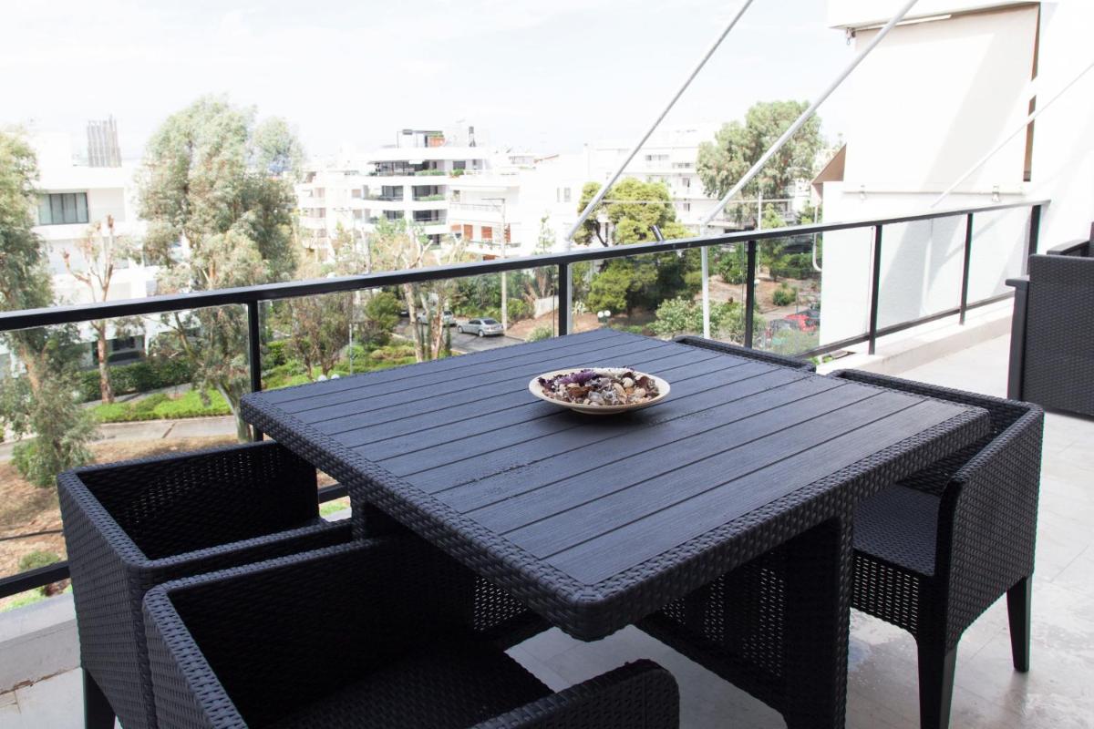 Deluxe 2 bdrm apartment in Voula