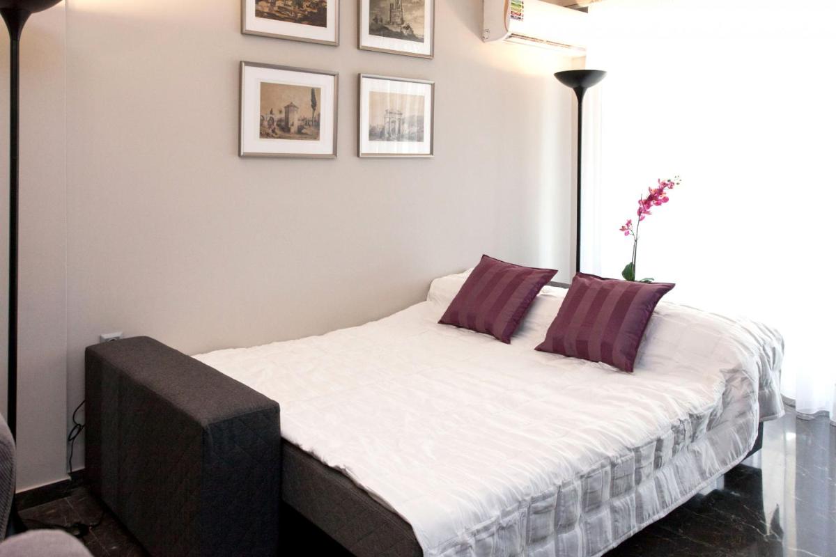 Deluxe 2 bdrm apartment in Voula