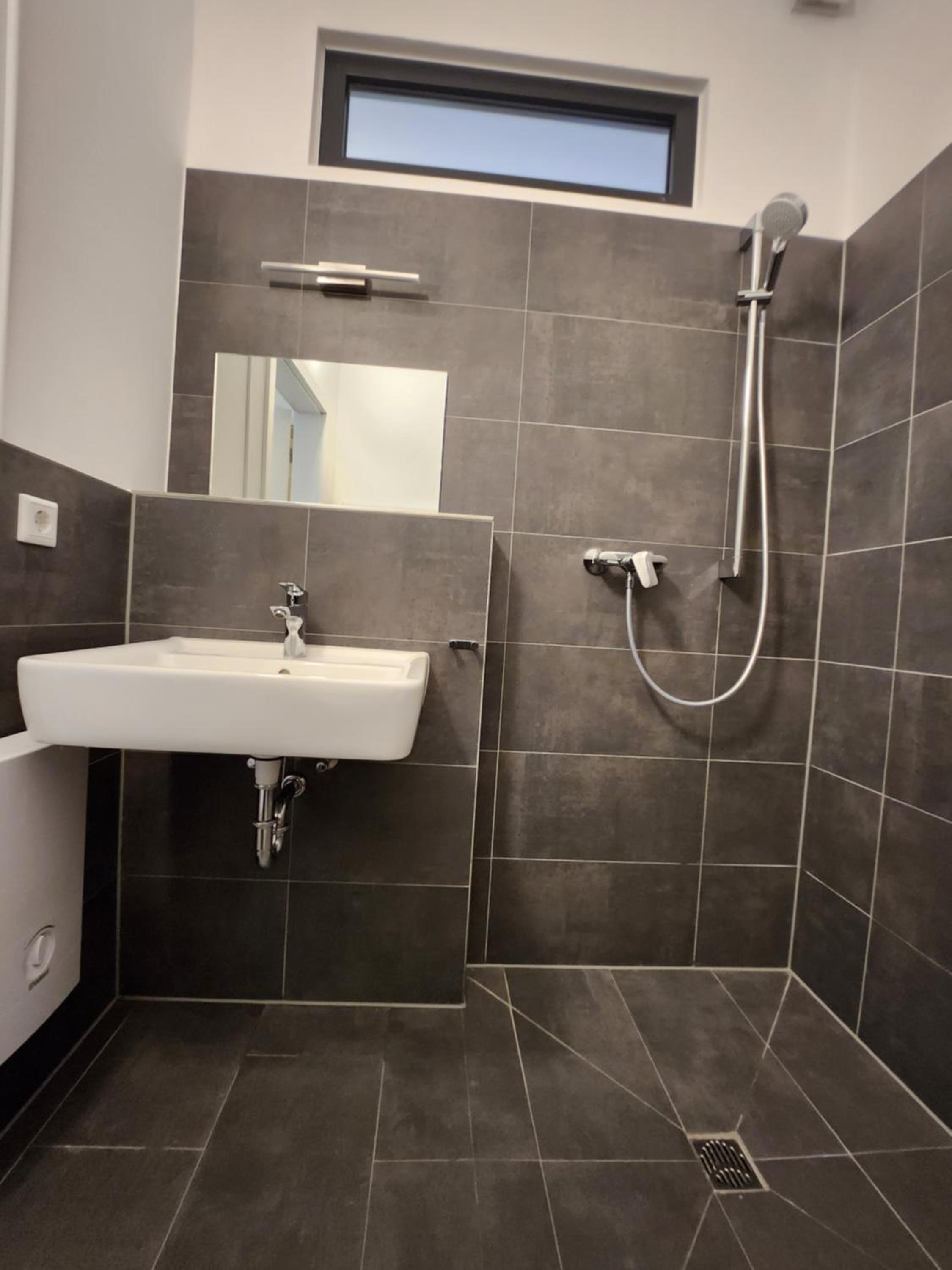 BIELEFELD CITY APARTMENTS - komfortable Einzelzimmer und Doppelzimmer - moderne Badezimmer, schnelles WLAN, Self-Check-In