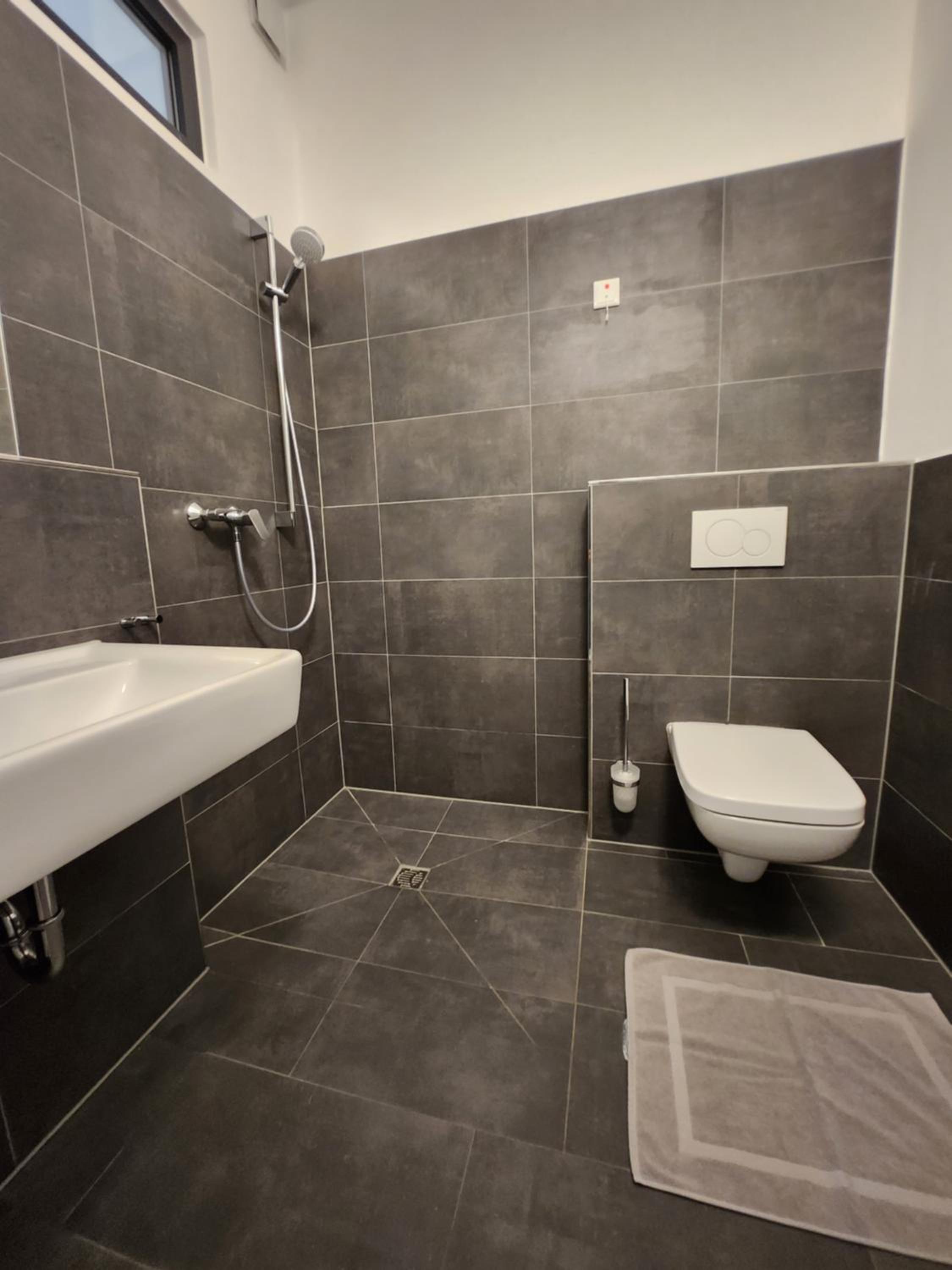 BIELEFELD CITY APARTMENTS - komfortable Einzelzimmer und Doppelzimmer - moderne Badezimmer, schnelles WLAN, Self-Check-In