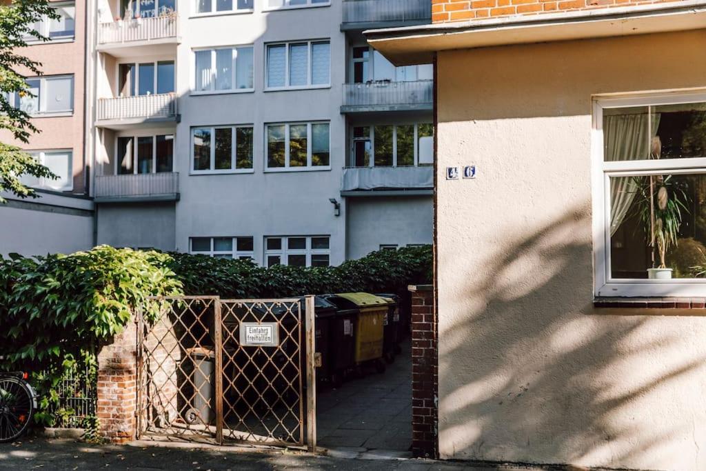Komplett neu: 2-Zi zentral im Altbau. 24h-Checkin