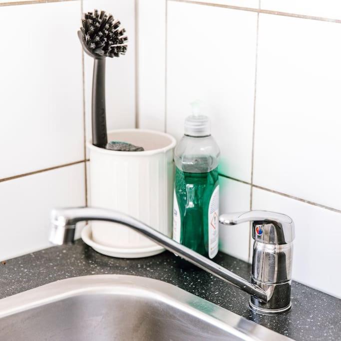 Komplett neu: 2-Zi zentral im Altbau. 24h-Checkin