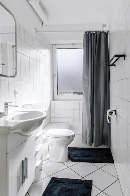 Komplett neu: 2-Zi zentral im Altbau. 24h-Checkin