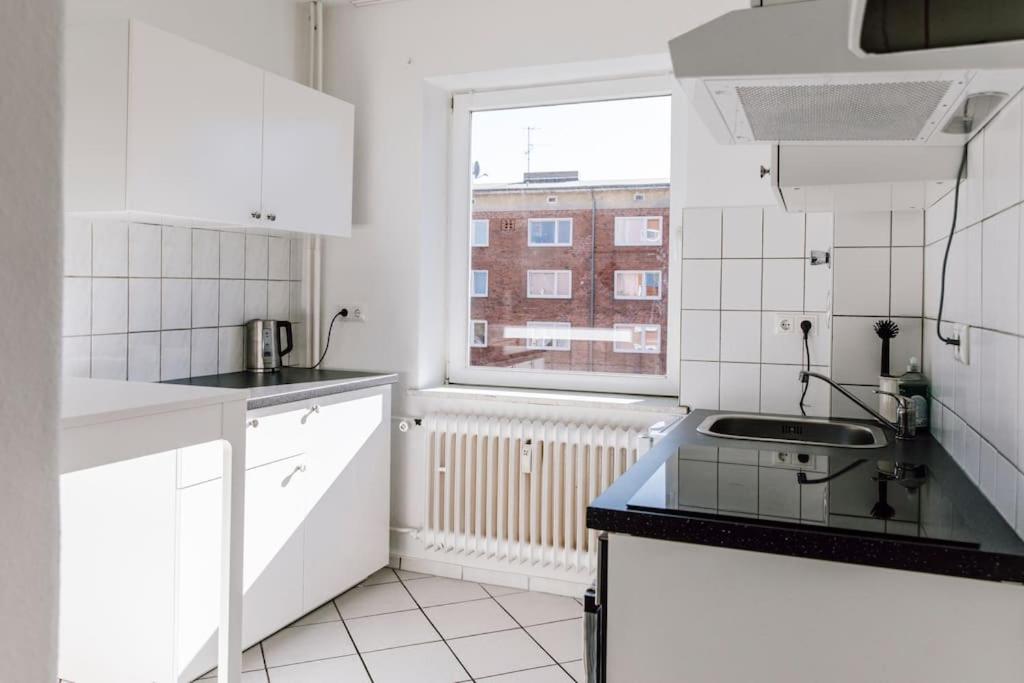 Komplett neu: 2-Zi zentral im Altbau. 24h-Checkin