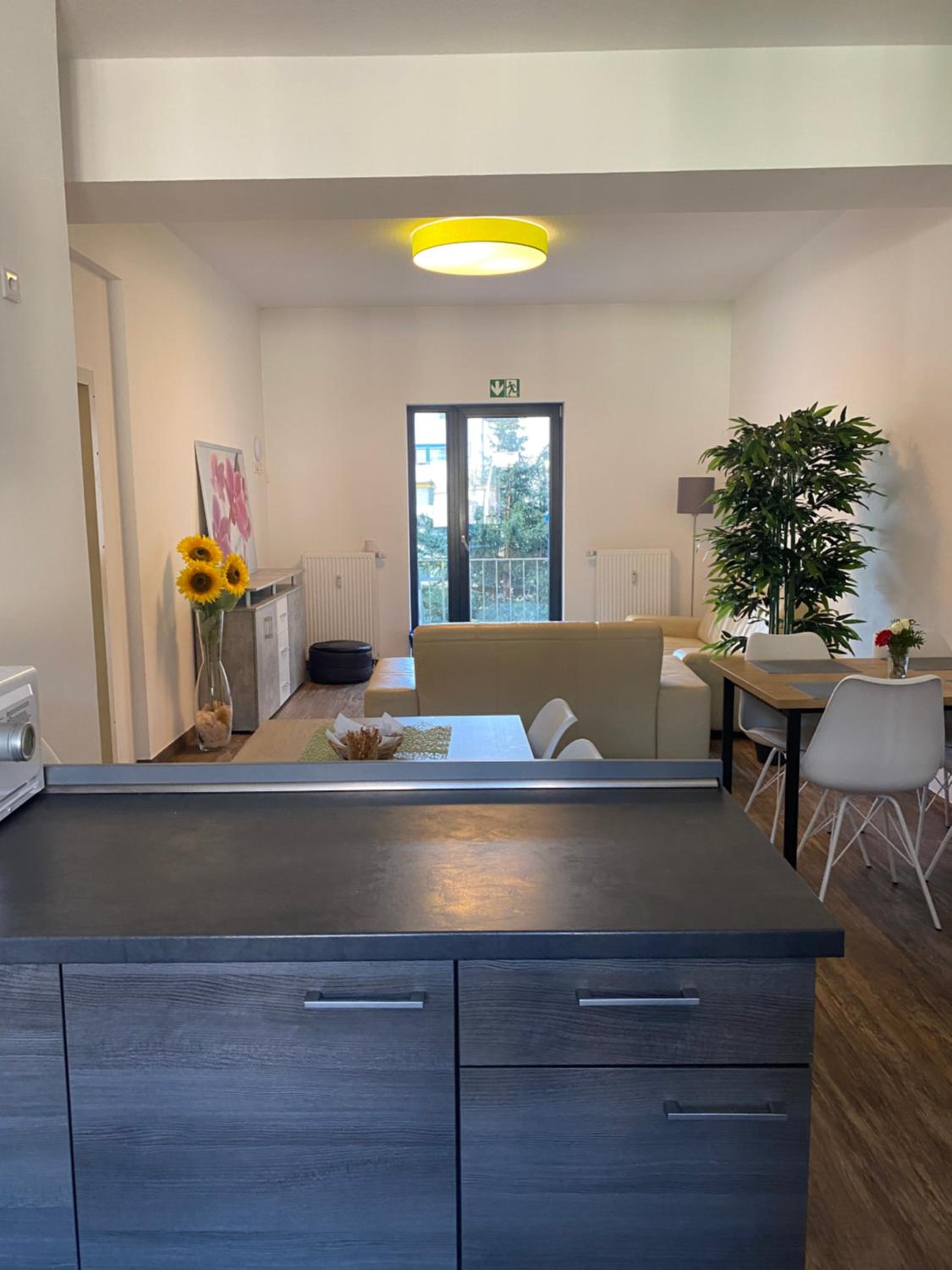 BIELEFELD CITY APARTMENTS - komfortable Einzelzimmer und Doppelzimmer - moderne Badezimmer, schnelles WLAN, Self-Check-In