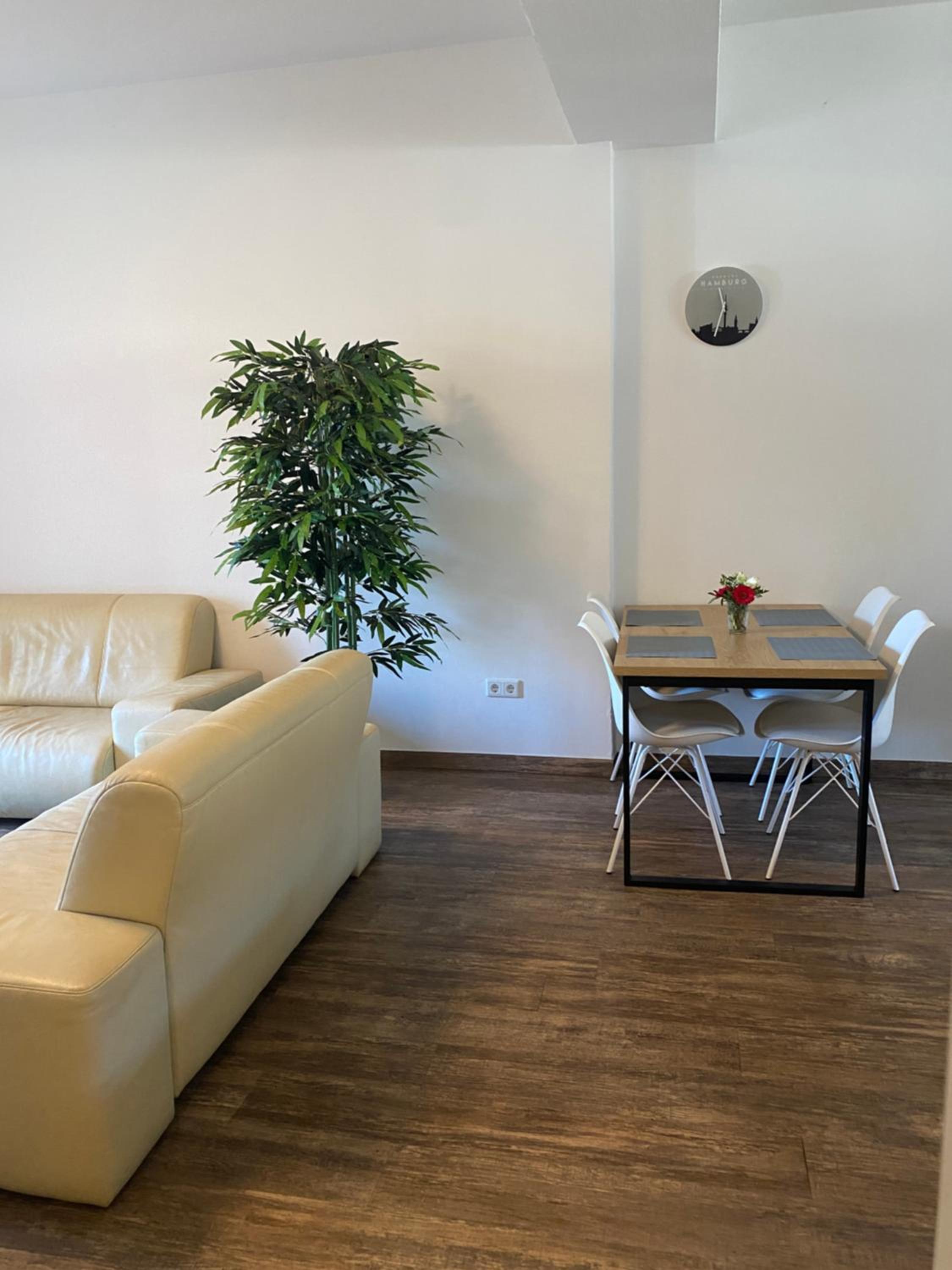 BIELEFELD CITY APARTMENTS - komfortable Einzelzimmer und Doppelzimmer - moderne Badezimmer, schnelles WLAN, Self-Check-In