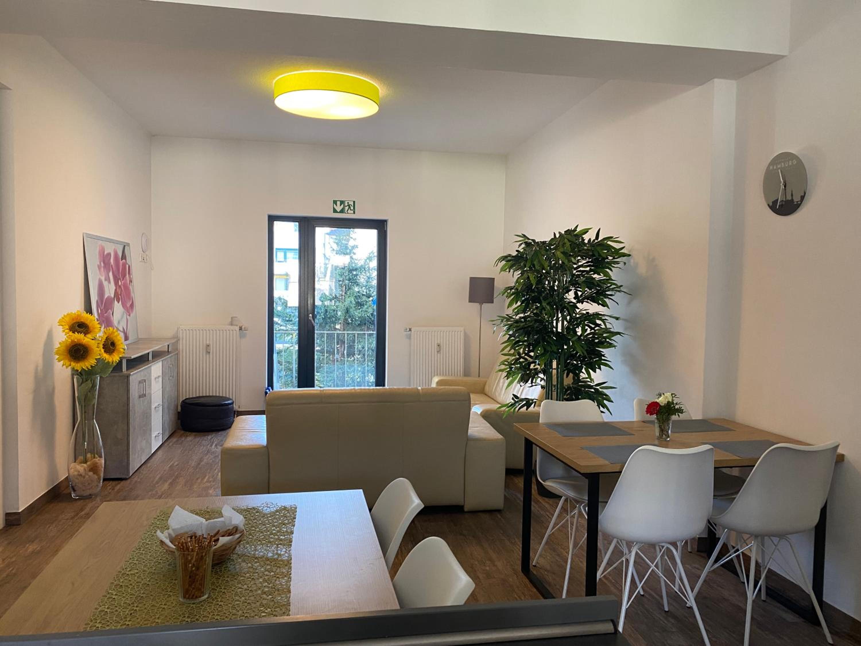 BIELEFELD CITY APARTMENTS - komfortable Einzelzimmer und Doppelzimmer - moderne Badezimmer, schnelles WLAN, Self-Check-In