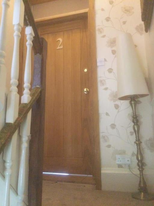HENWICK HOUSE Beautiful flat,Private parking, short walk to town