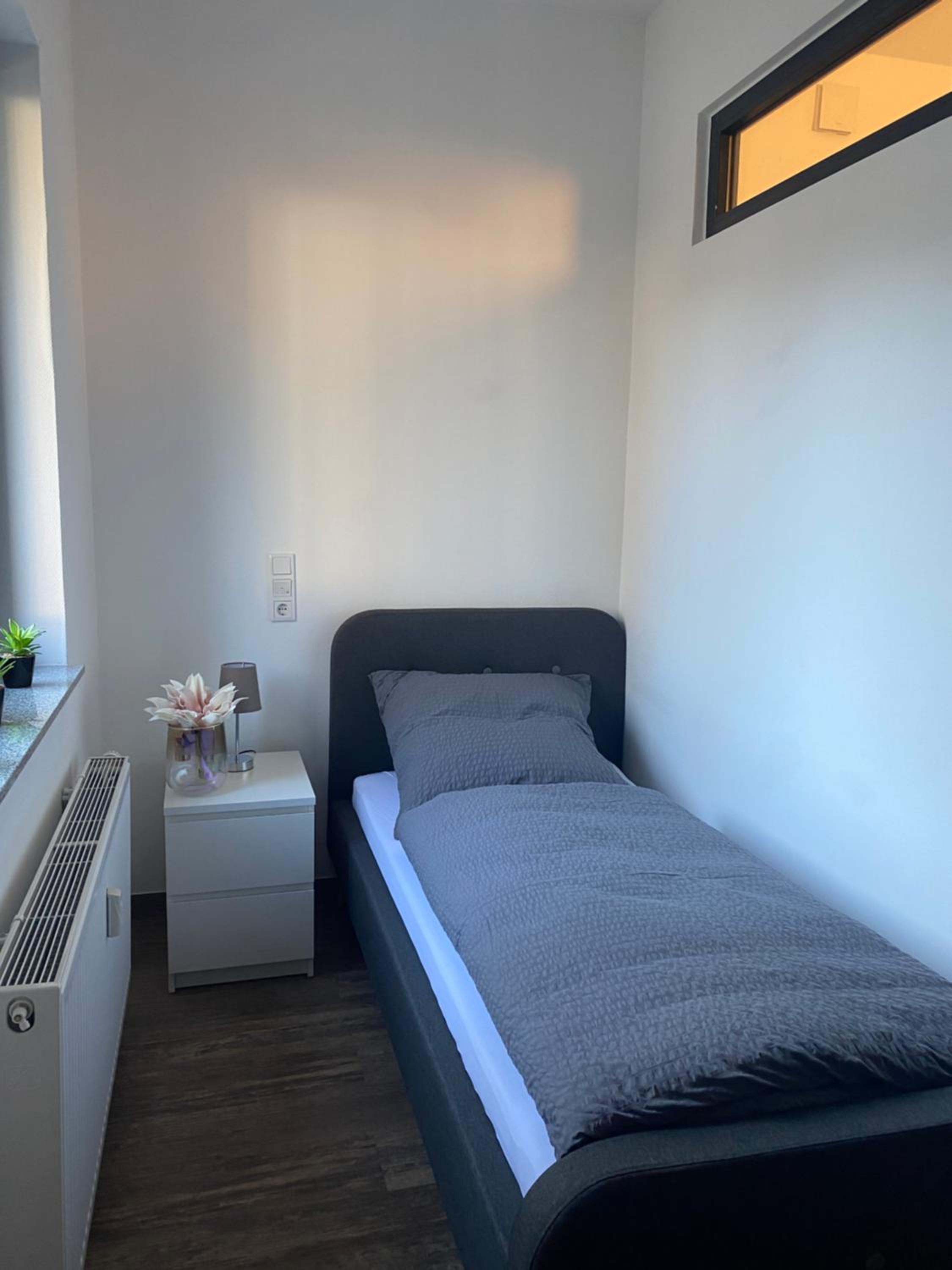 BIELEFELD CITY APARTMENTS - komfortable Einzelzimmer und Doppelzimmer - moderne Badezimmer, schnelles WLAN, Self-Check-In