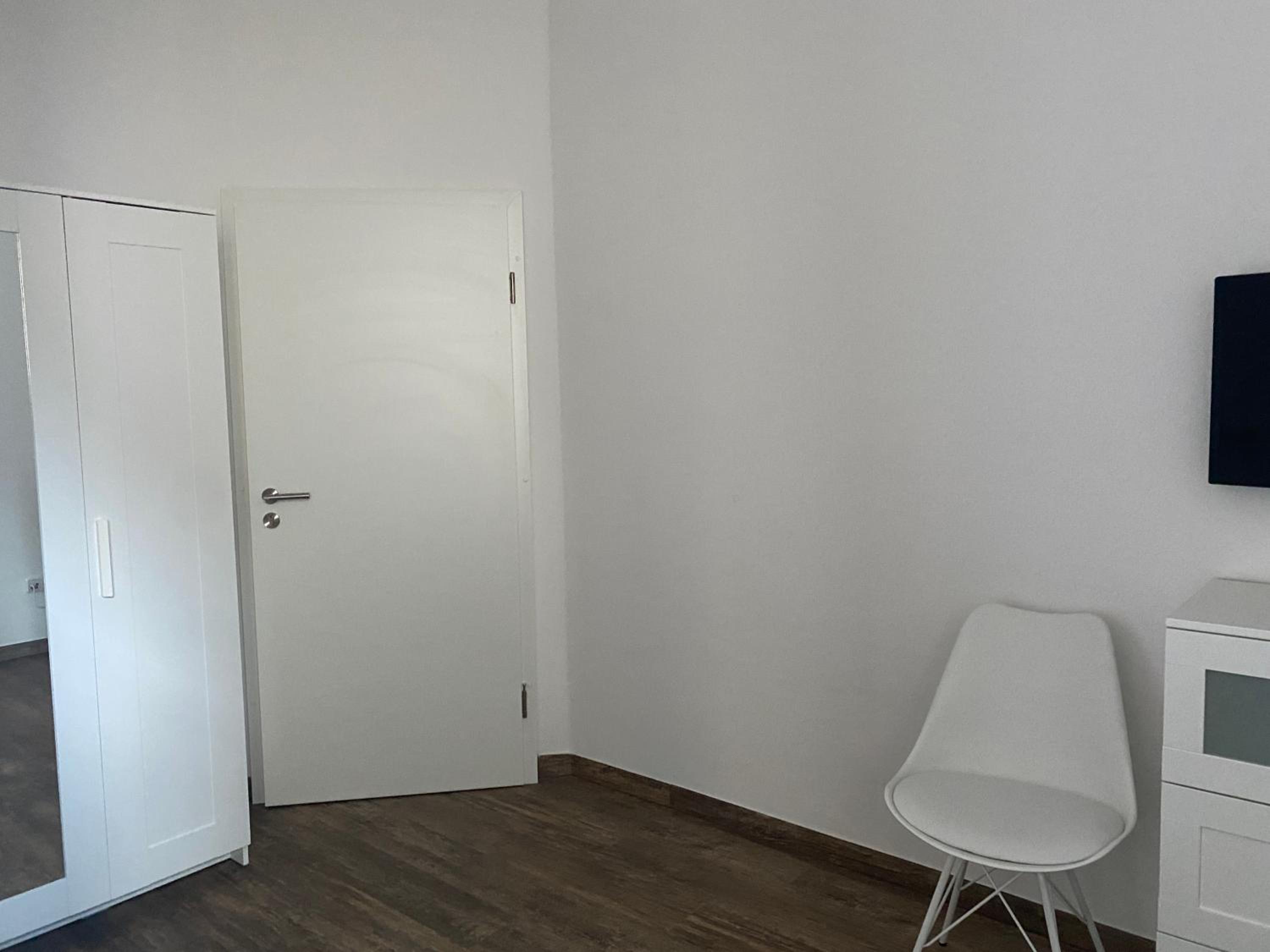 BIELEFELD CITY APARTMENTS - komfortable Einzelzimmer und Doppelzimmer - moderne Badezimmer, schnelles WLAN, Self-Check-In
