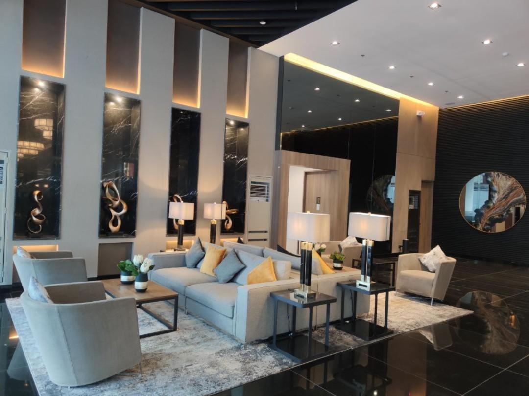 Great View 1 BR Condo in Makati near Trident Tower view 5