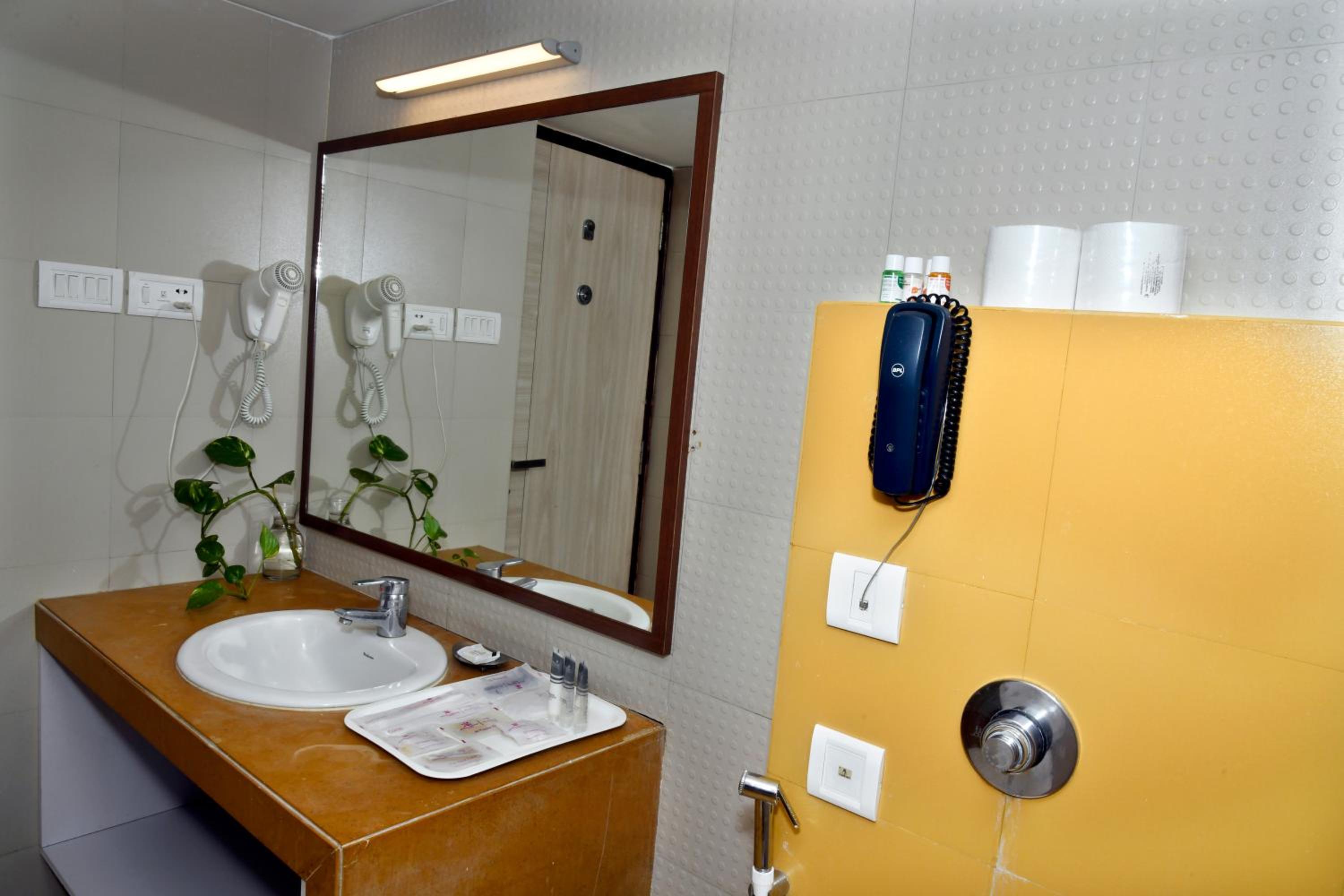 Golden Amoon Resort