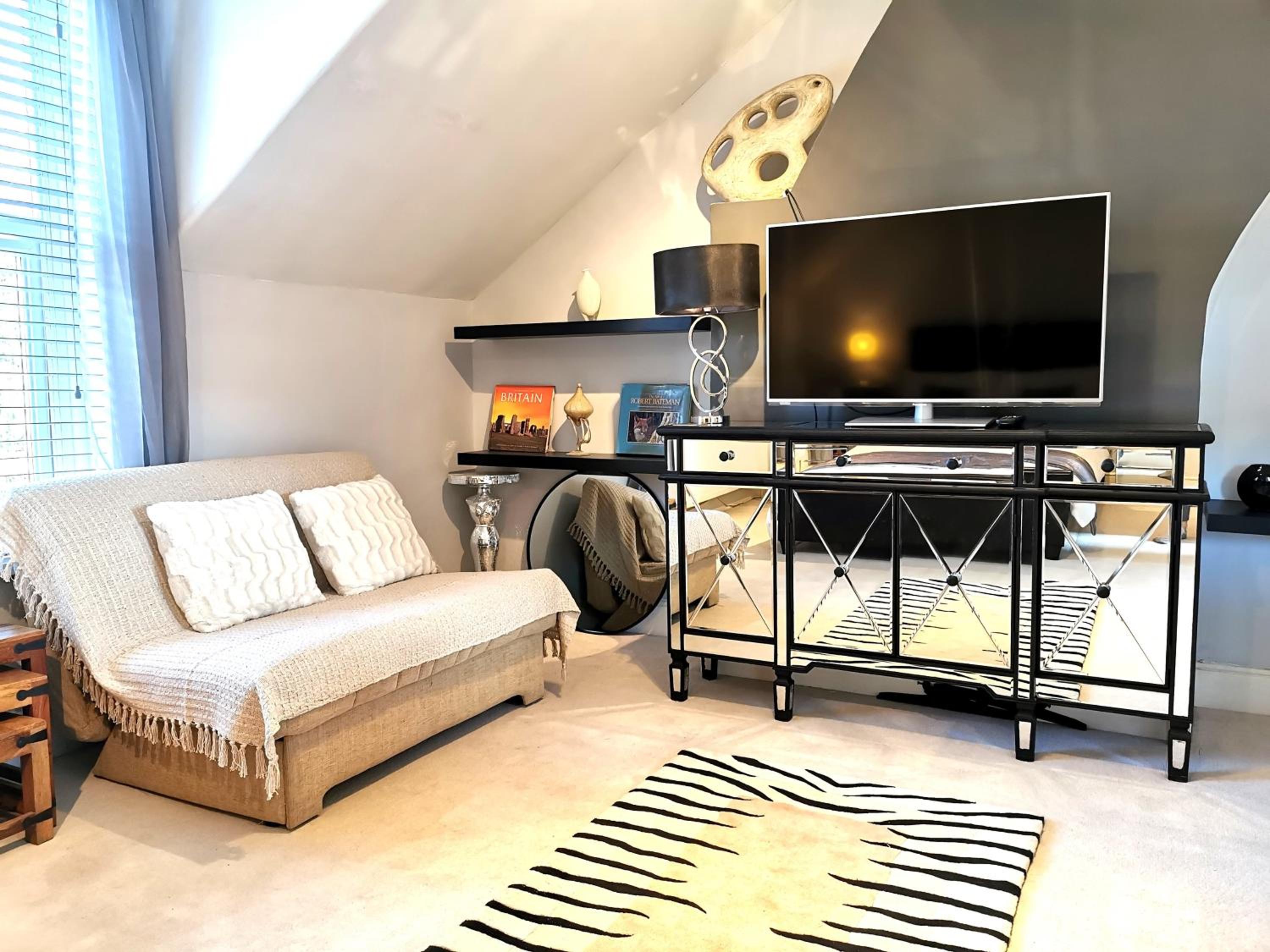Victoriana Apartment, Central - Boutique view 3
