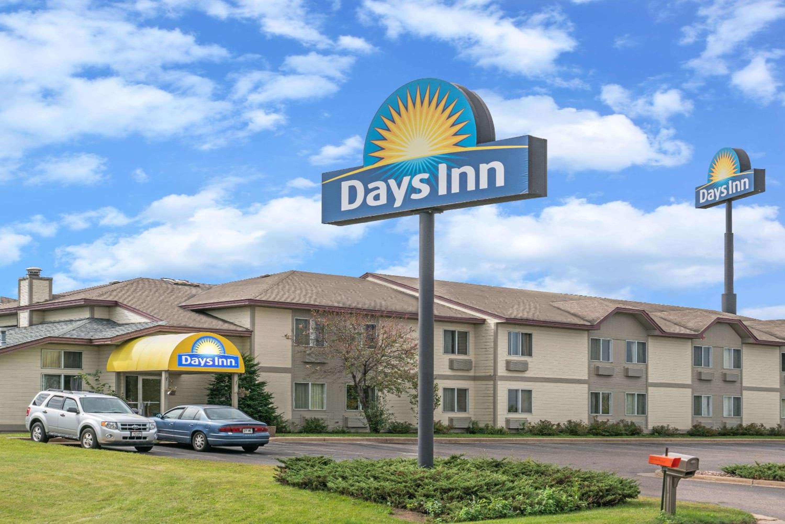 Days Inn by Wyndham West-Eau Claire view 4