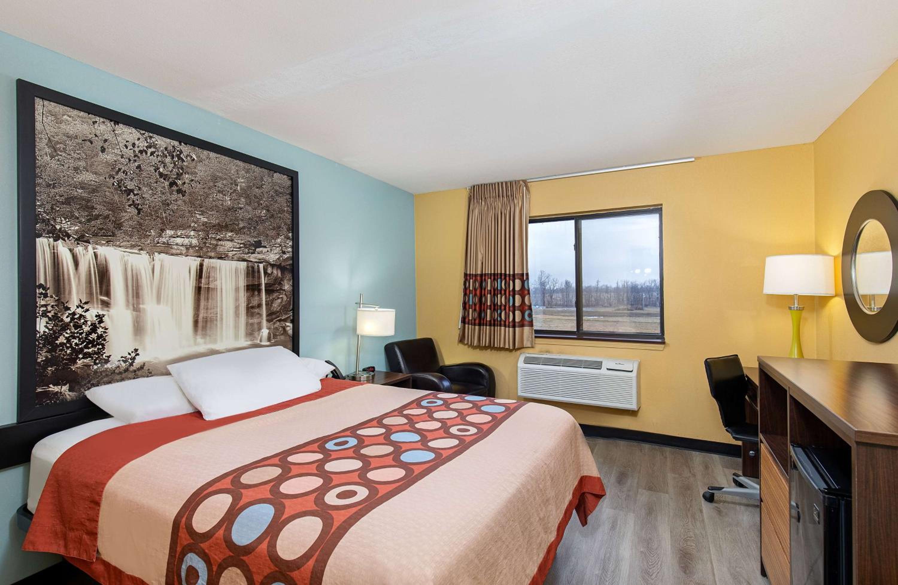 Super 8 by Wyndham Eddyville/Kuttawa