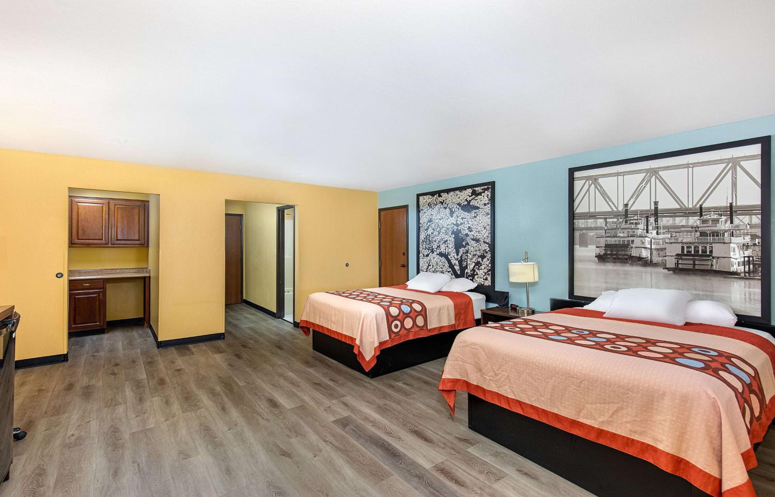 Super 8 by Wyndham Eddyville/Kuttawa