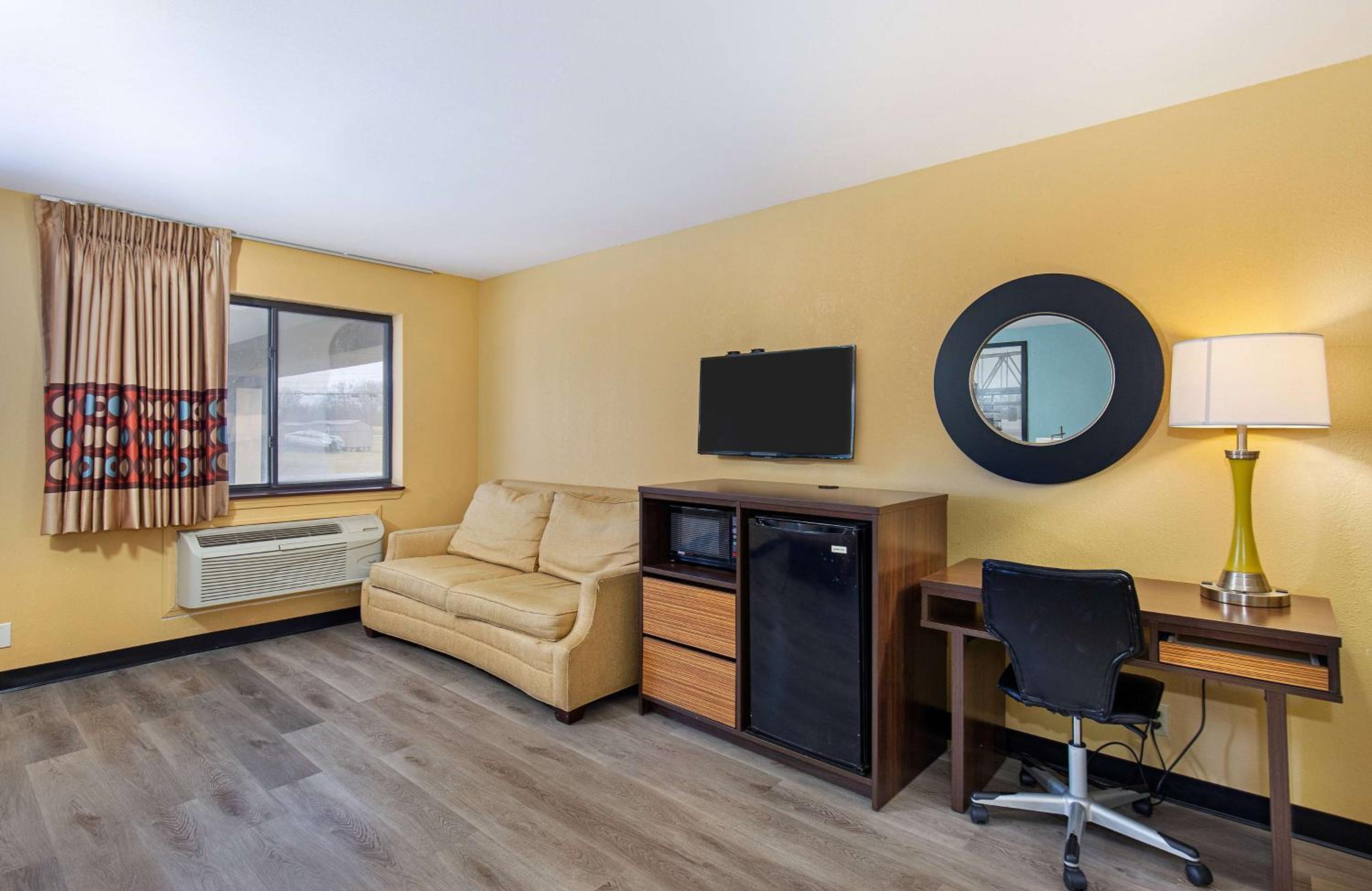 Super 8 by Wyndham Eddyville/Kuttawa
