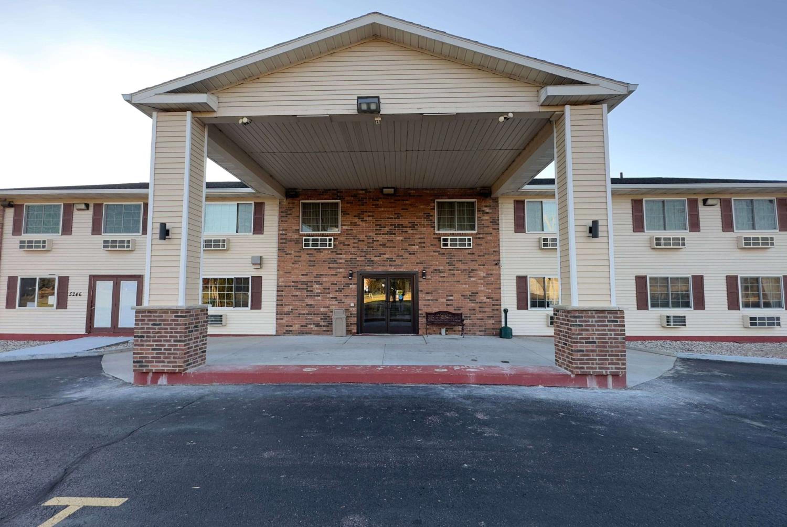 Super 8 by Wyndham Plover Stevens Point Area view 2
