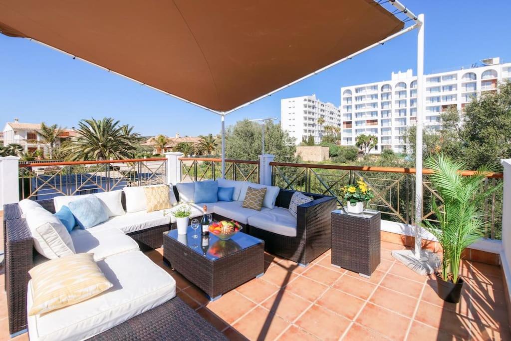 TRES PALMERAS moderne Villa, Pool 5 Minuten zum Strand, Klima, schnelles Wifi