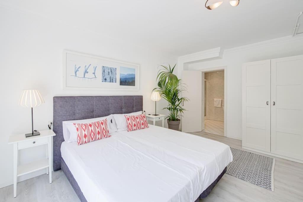TRES PALMERAS moderne Villa, Pool 5 Minuten zum Strand, Klima, schnelles Wifi