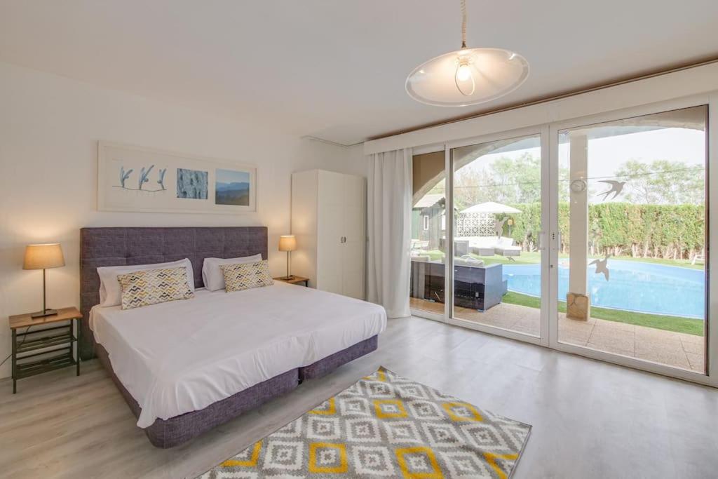 TRES PALMERAS moderne Villa, Pool 5 Minuten zum Strand, Klima, schnelles Wifi