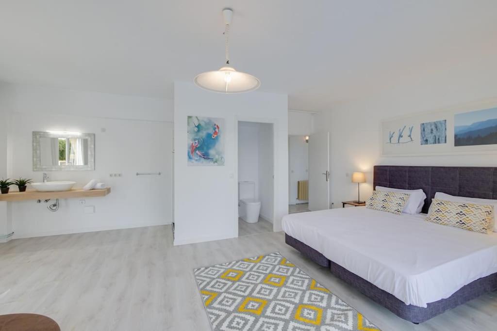 TRES PALMERAS moderne Villa, Pool 5 Minuten zum Strand, Klima, schnelles Wifi