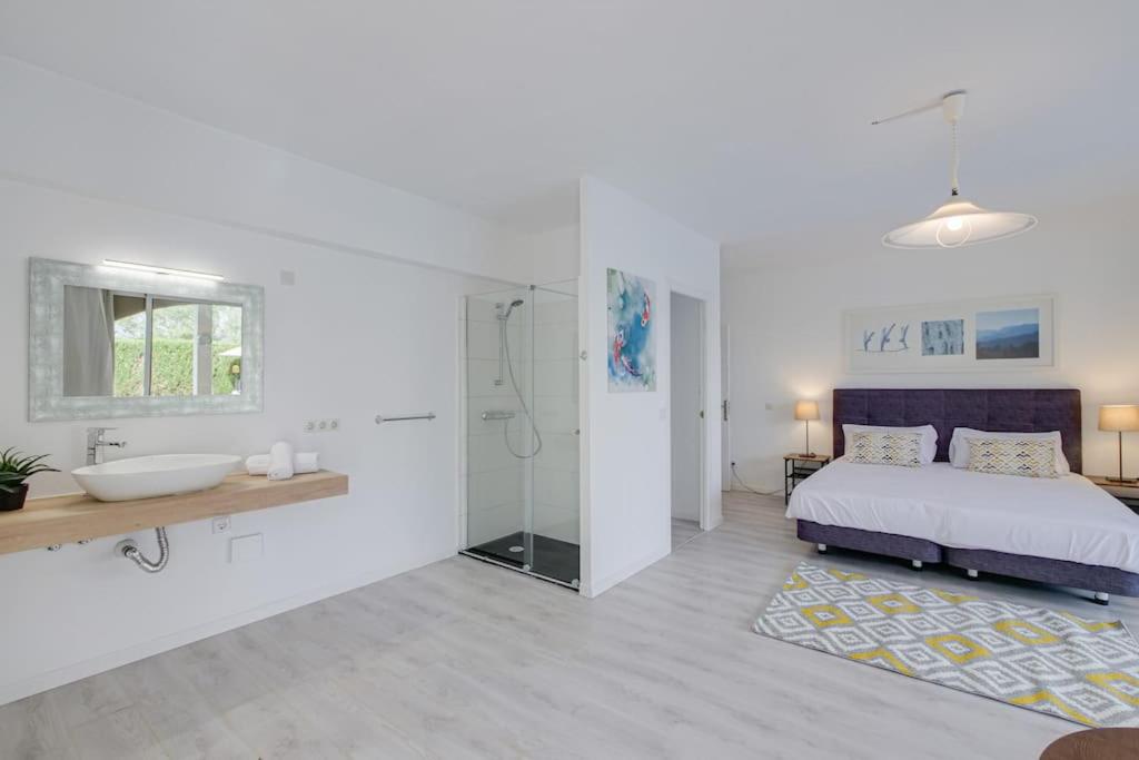 TRES PALMERAS moderne Villa, Pool 5 Minuten zum Strand, Klima, schnelles Wifi