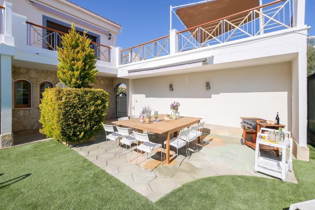 TRES PALMERAS moderne Villa, Pool 5 Minuten zum Strand, Klima, schnelles Wifi