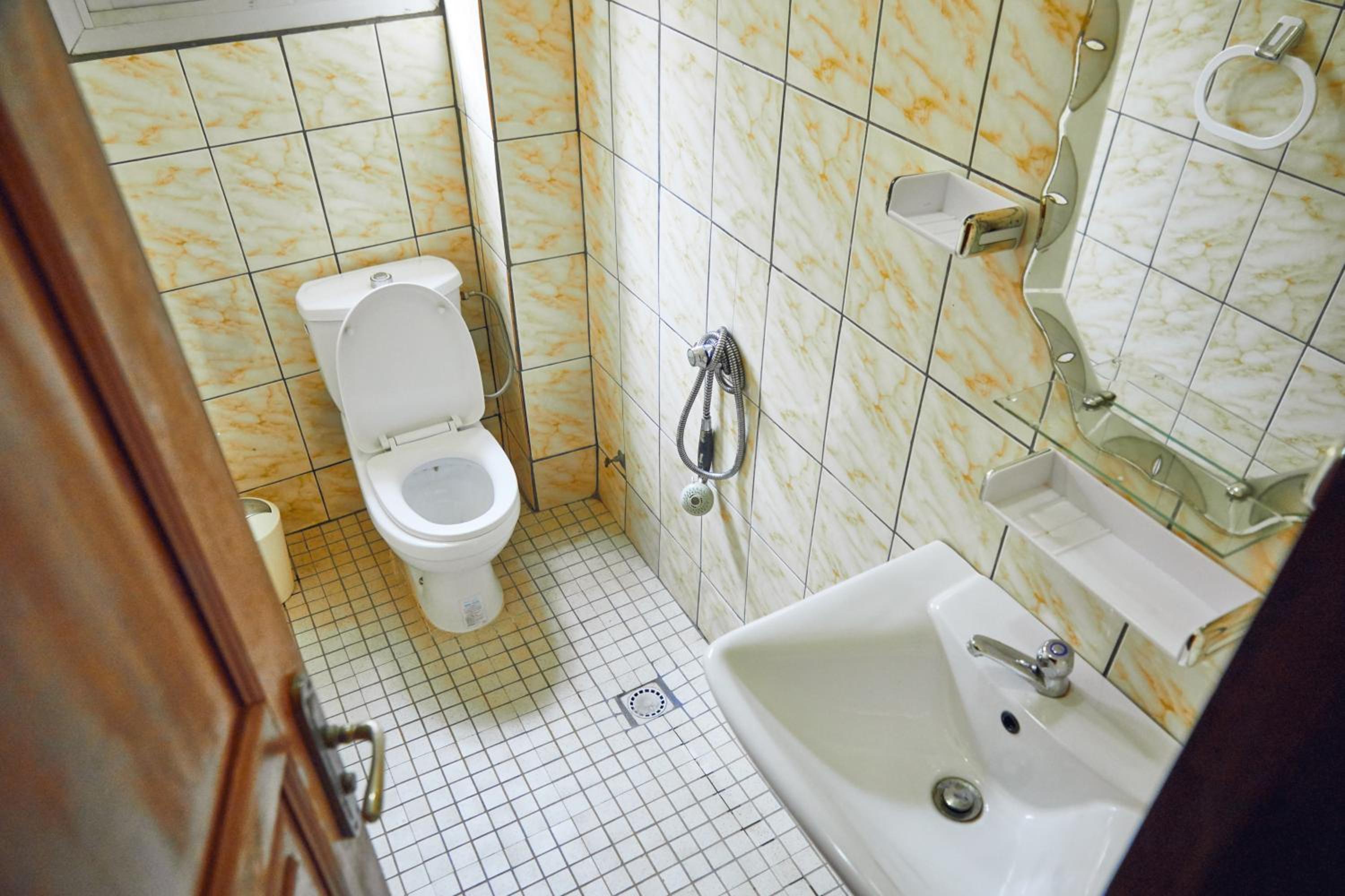 Three rooms Appartment Bieyem assi