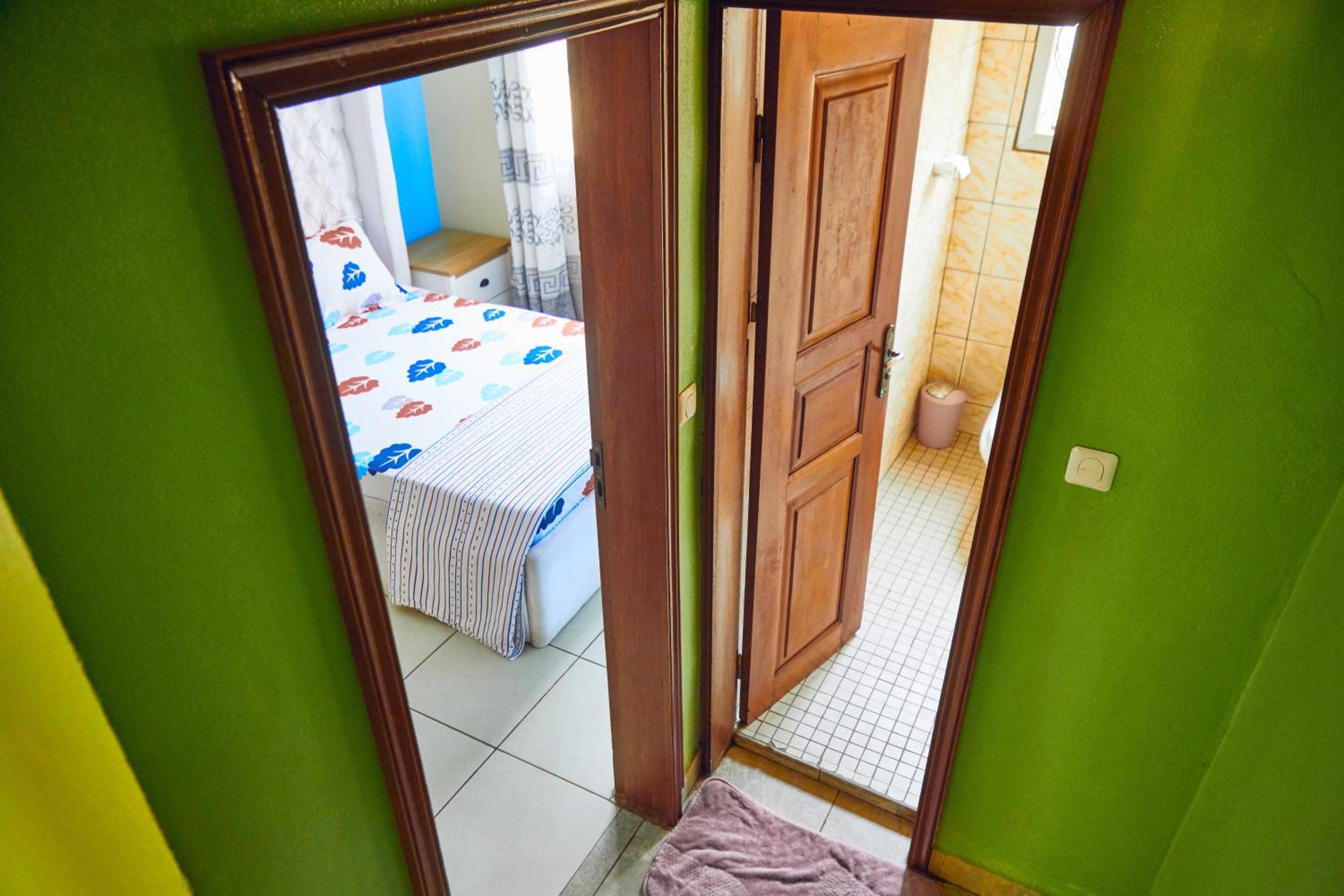 Three rooms Appartment Bieyem assi