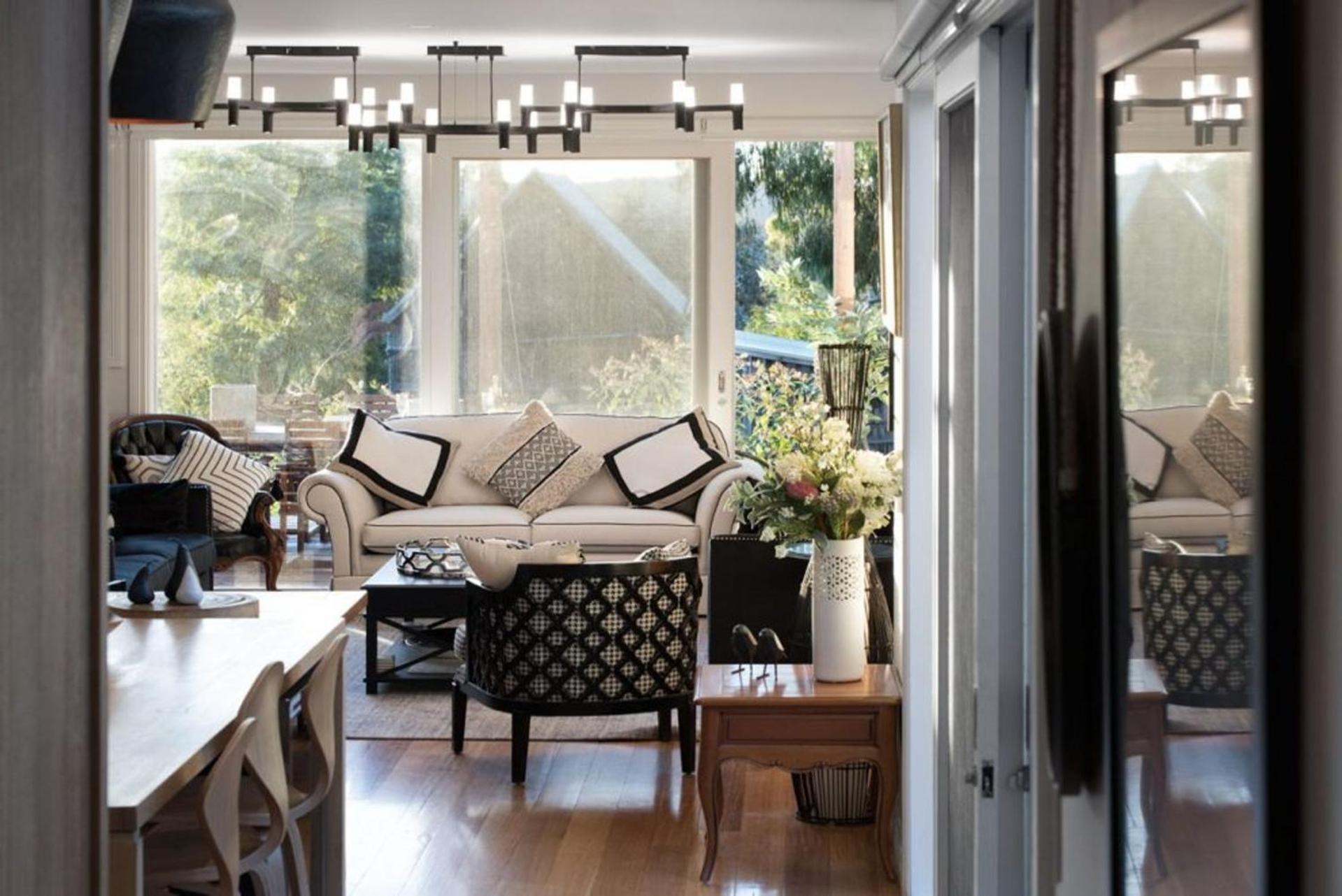 The Lux Luxury 4 bedroom, 2 bathroom, with stunning garden view 4