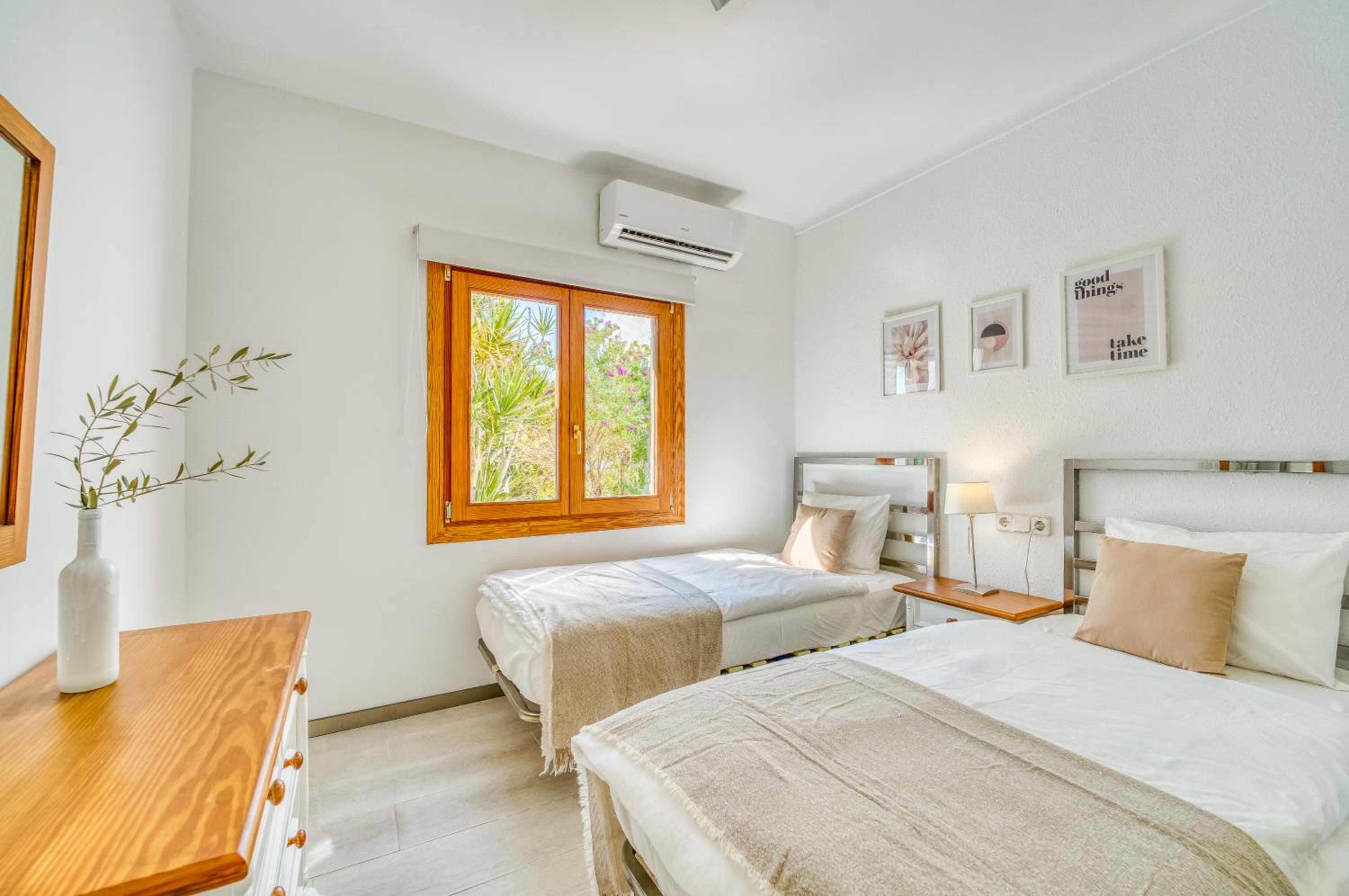 Fantastic Villa Tucan, Pool Barbecue Ground Floor