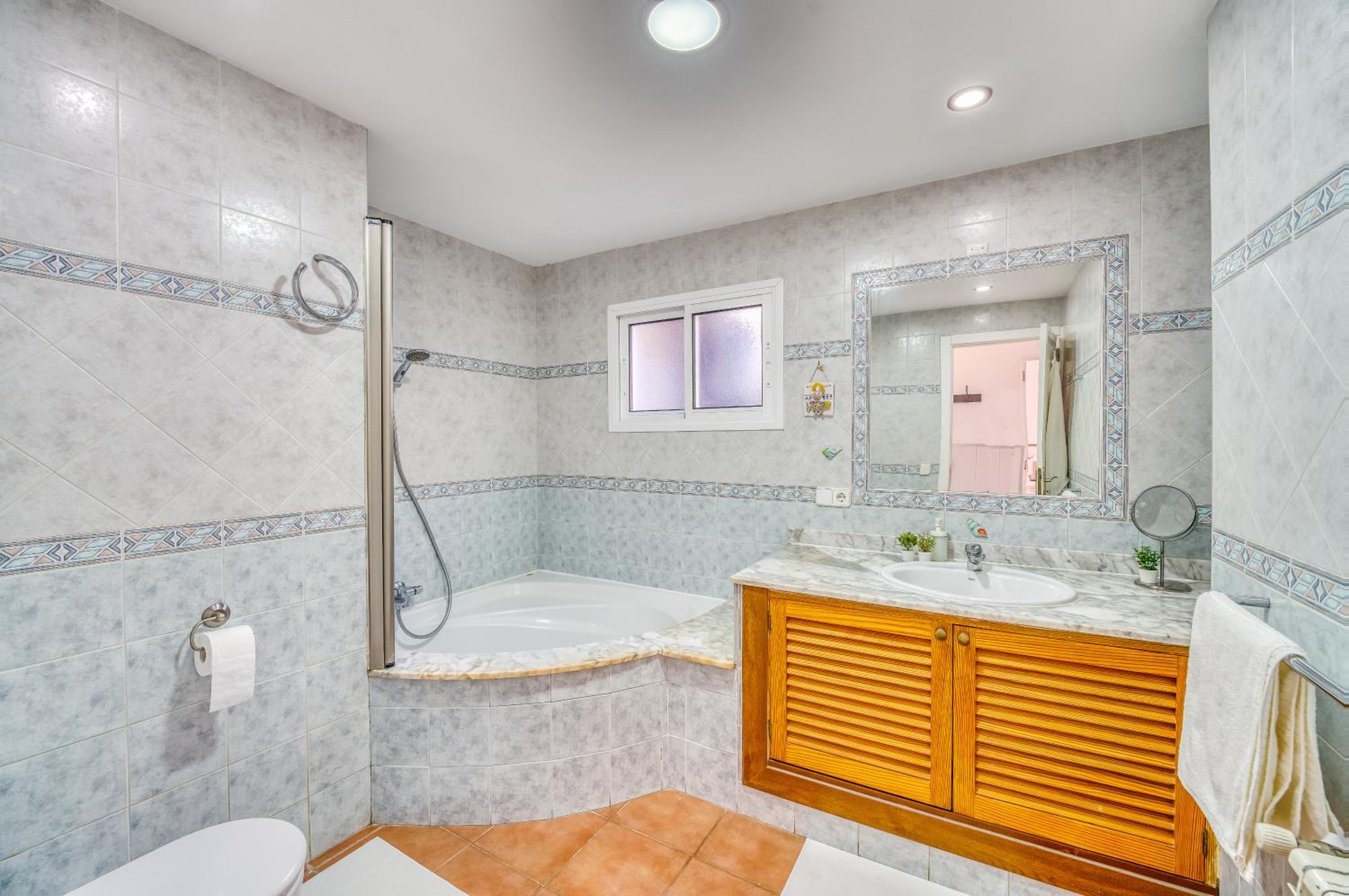 Fantastic Villa Tucan, Pool Barbecue Ground Floor