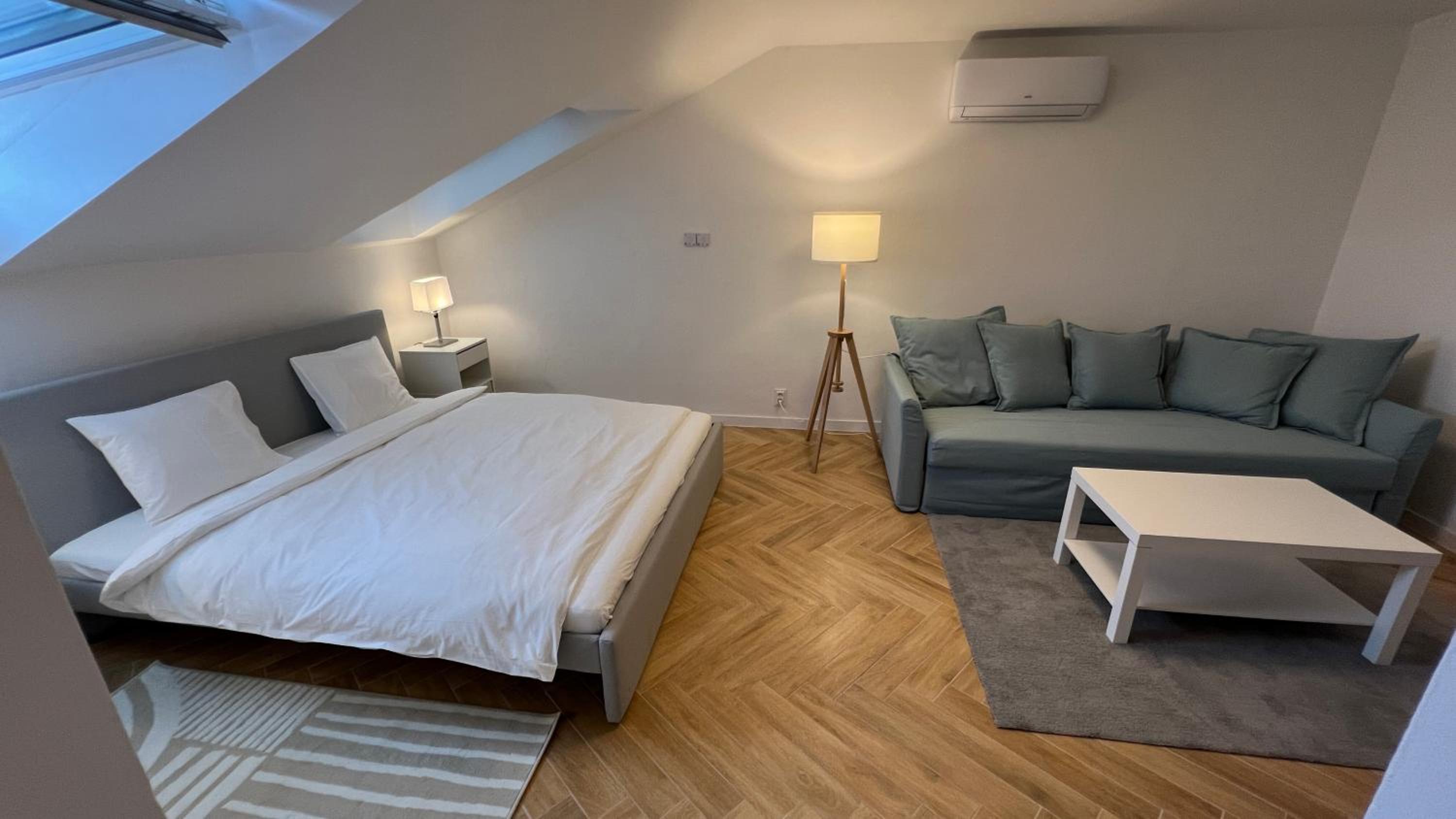 Franco Apartments