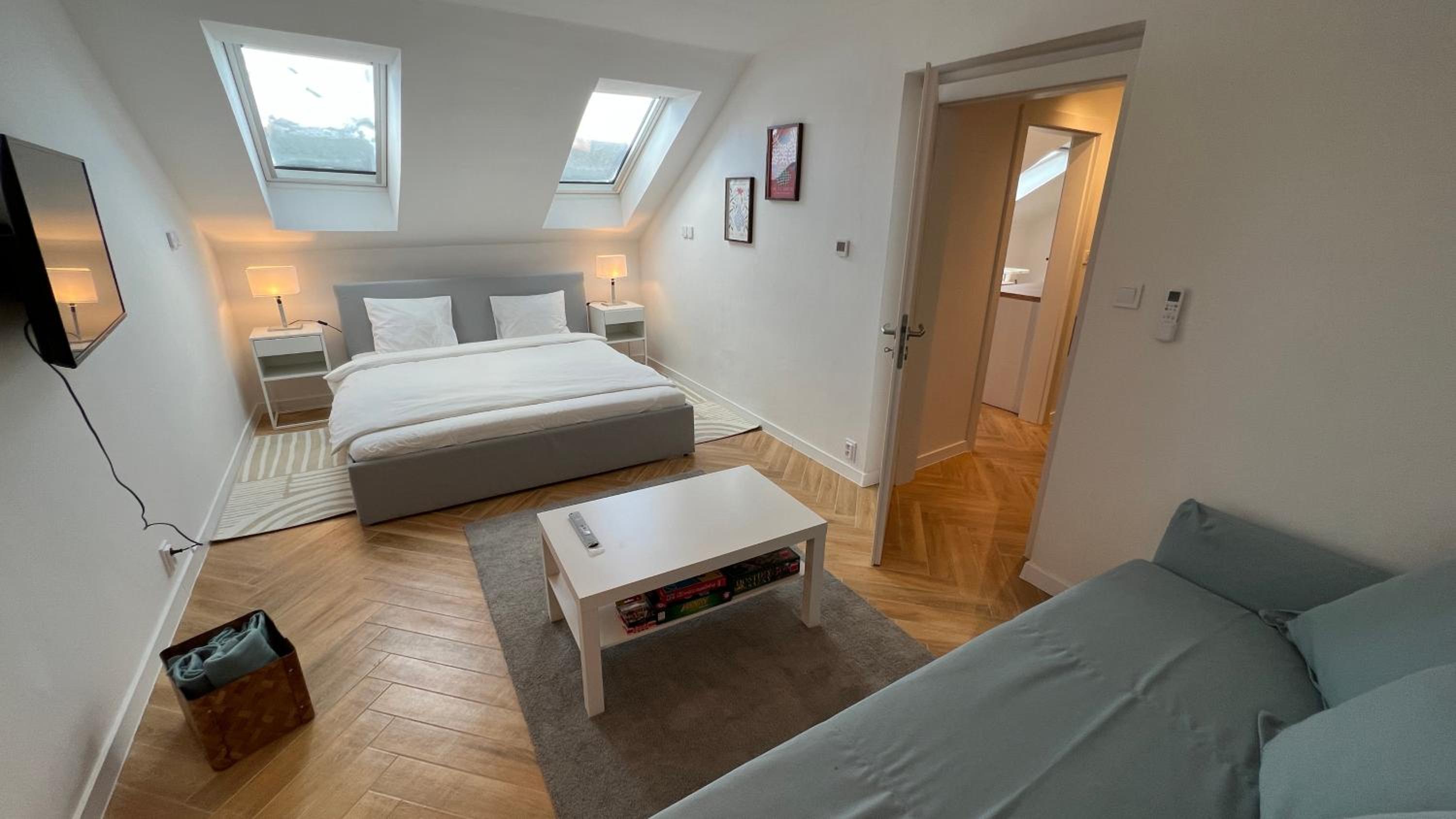 Franco Apartments