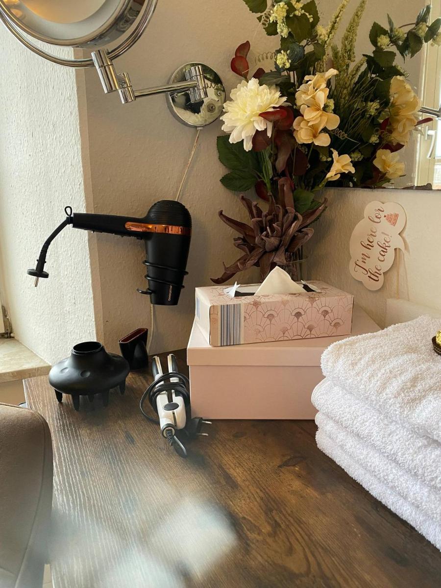 Room in Apartment - Schlafen Wie Prinzessinnen In Kemptens Schlosschen