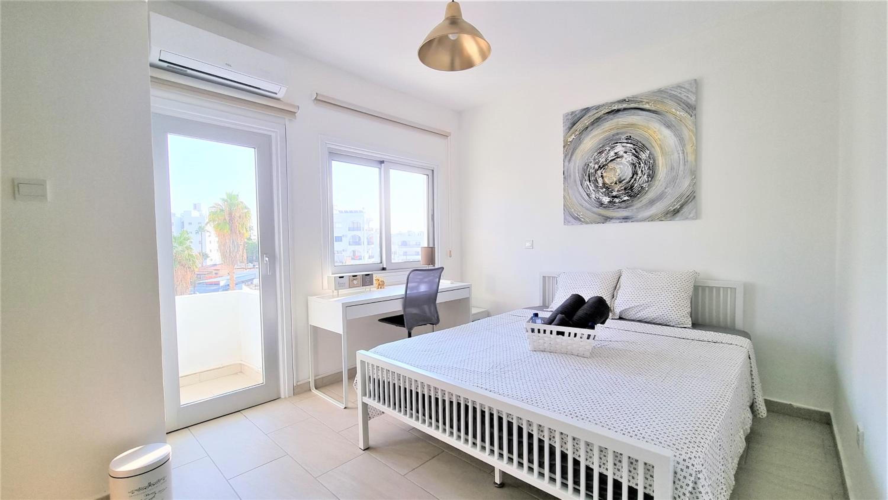 Coastal Getaway: 2 Apartments for up to 14 guests! Light-flooded and Spacious