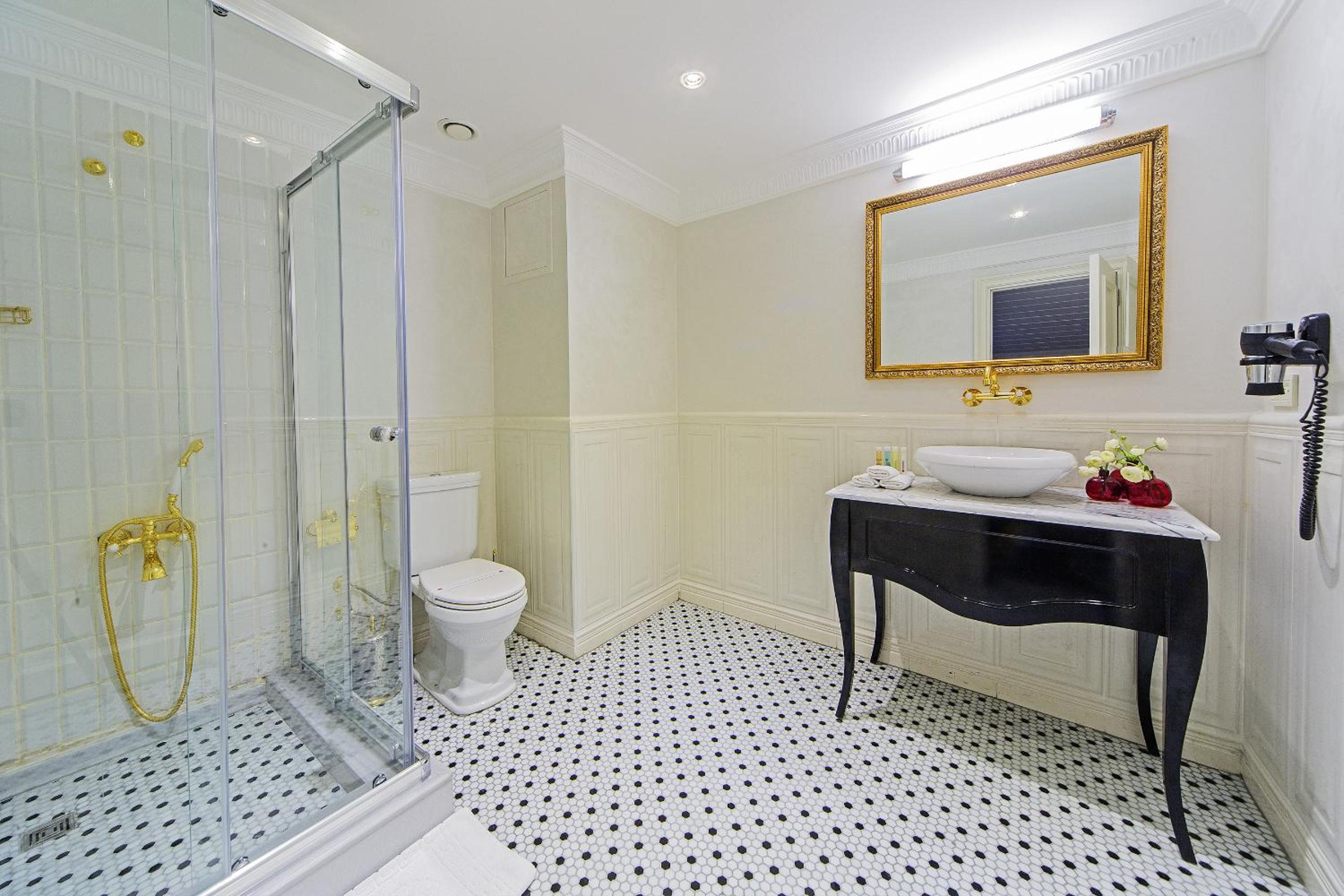 Meroddi Galata Mansion - Image 8