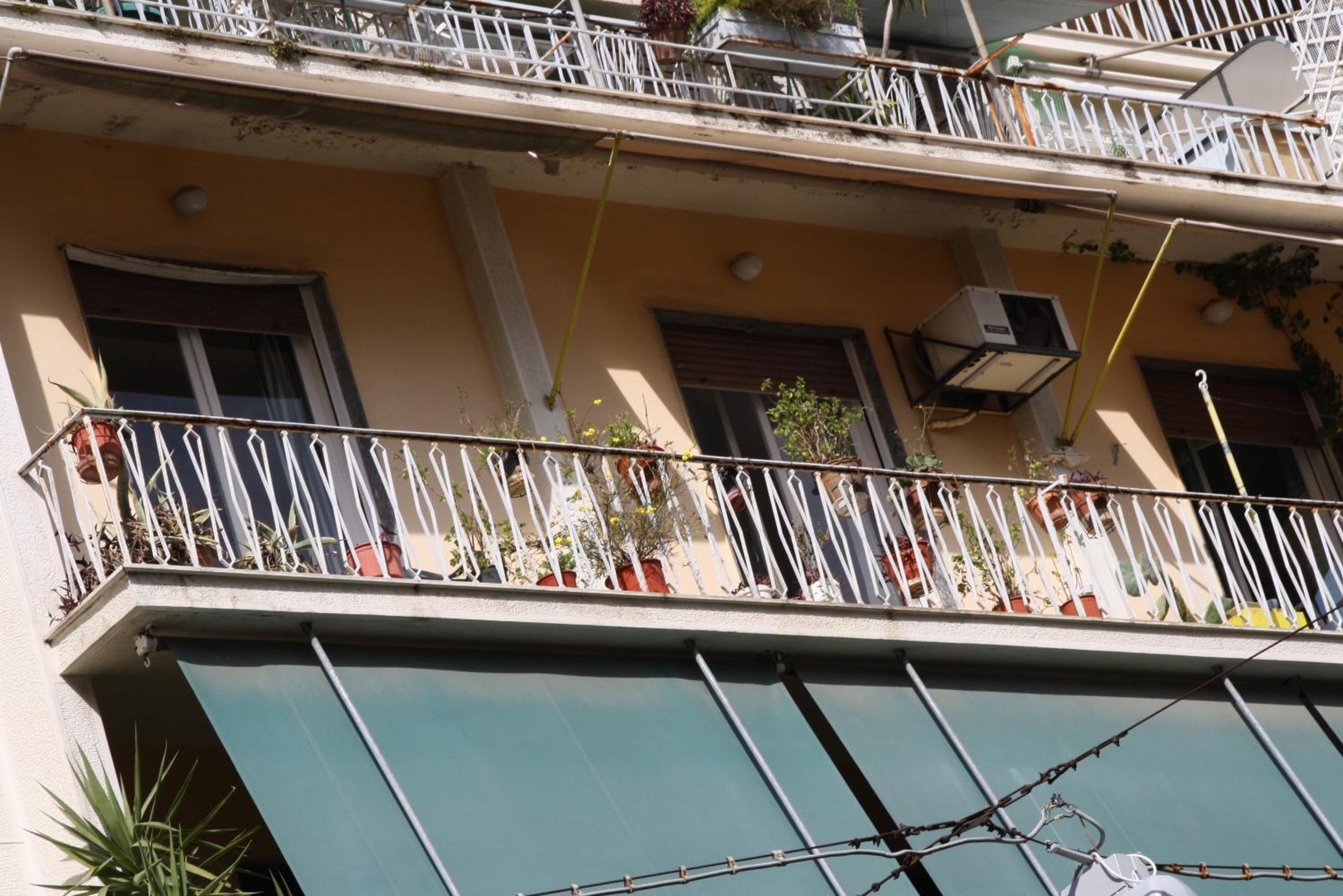 Work or Vacation in shared apartment