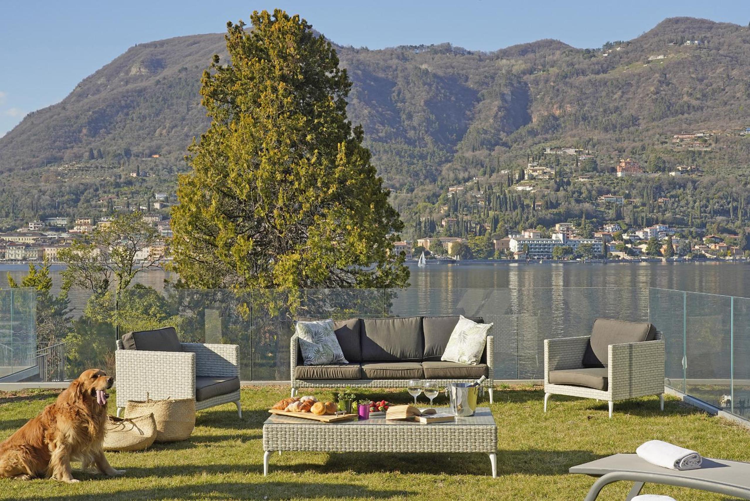 Villa Bianca directly on the lake modern amazing view 3