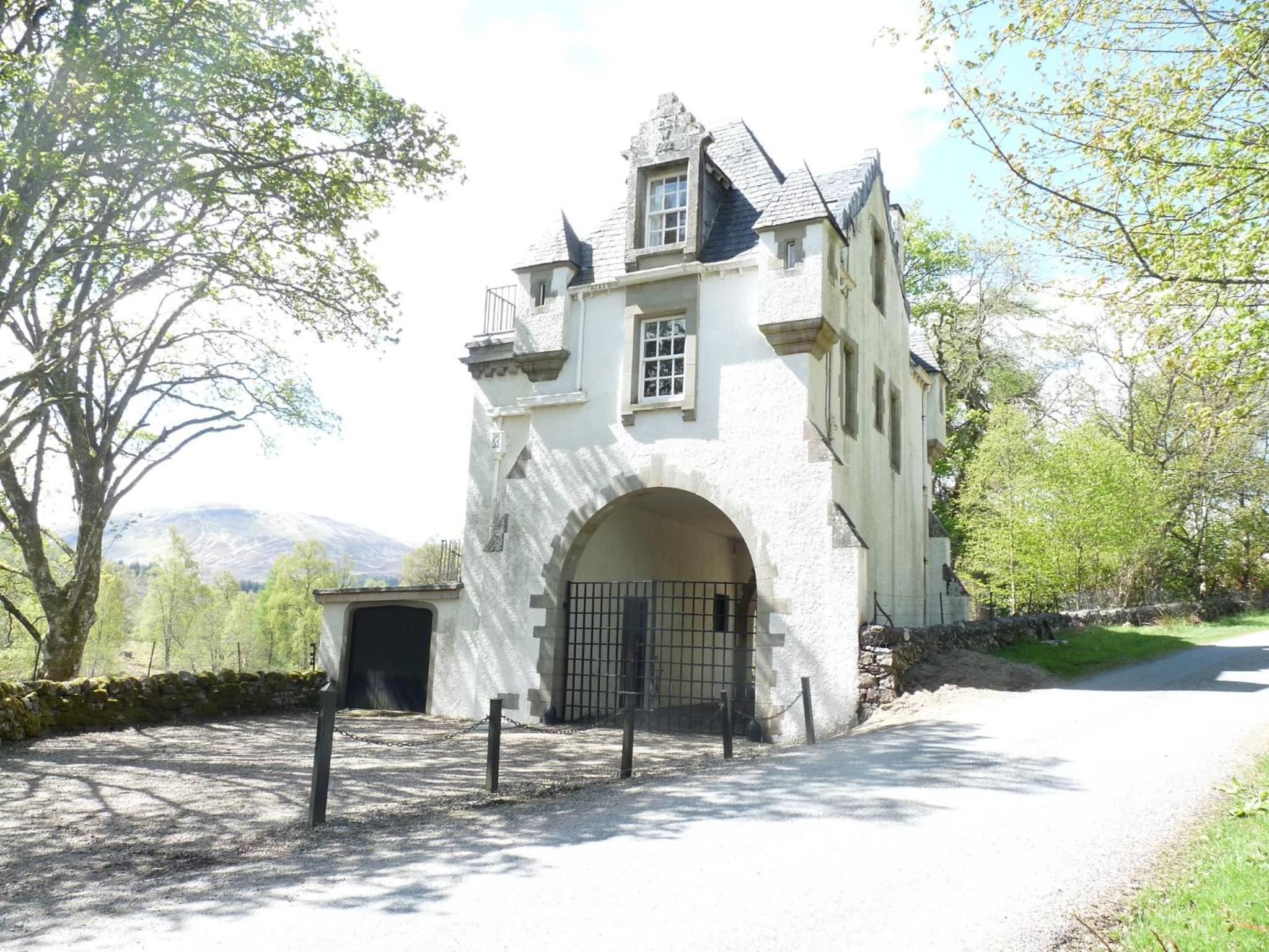 Hotel Gatehouse, Bridge of Balgie, Glenlyon - Image 1